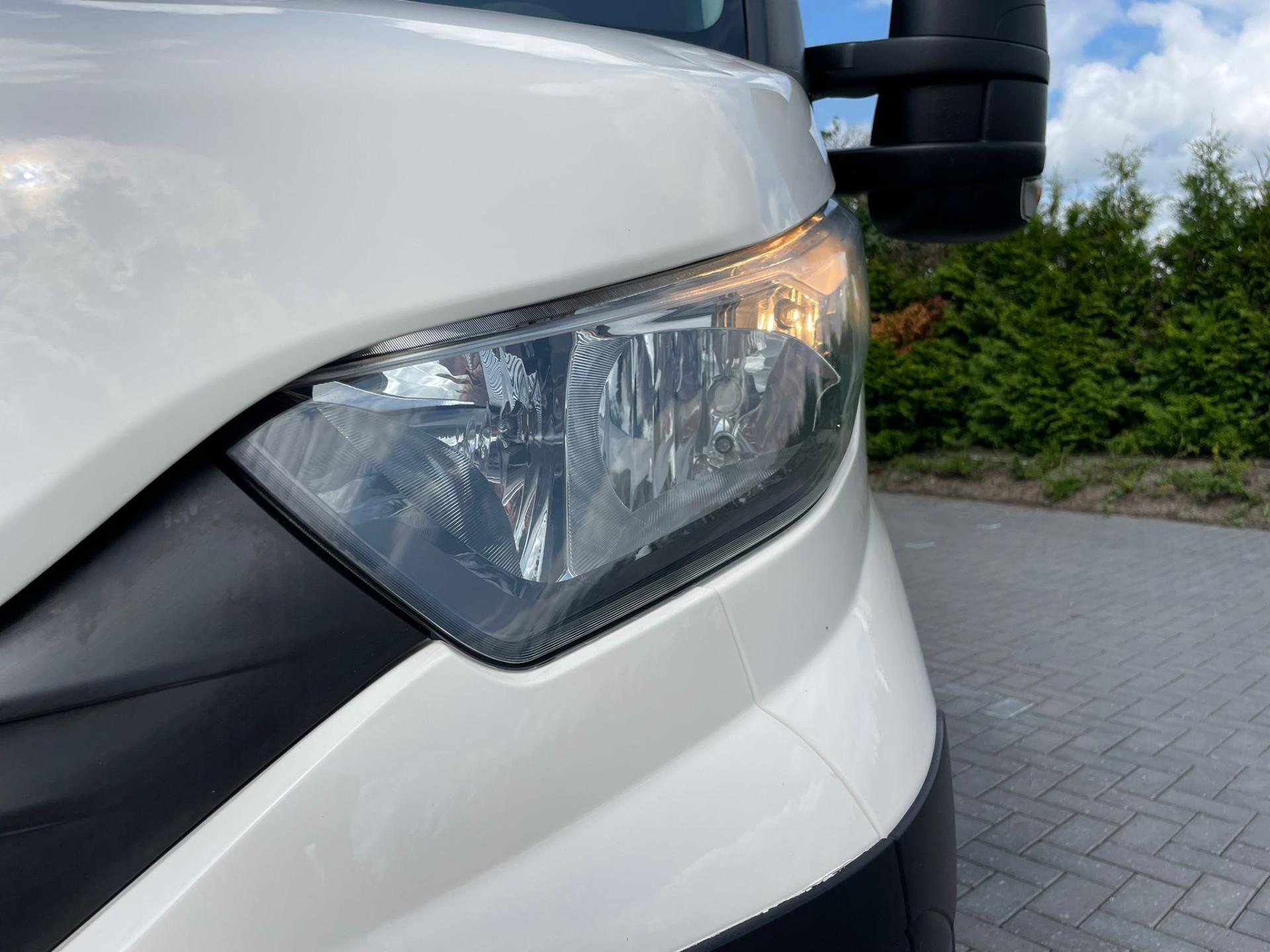Foto 19 van Iveco 35S12D 2.3 EURO 6 / PICK UP / DUBBELE CABINE / 3.5 TONS TREKHAAK / AIRCO / 6 PERS / 3.5TON TREKKEN / DUBBEL CABINE