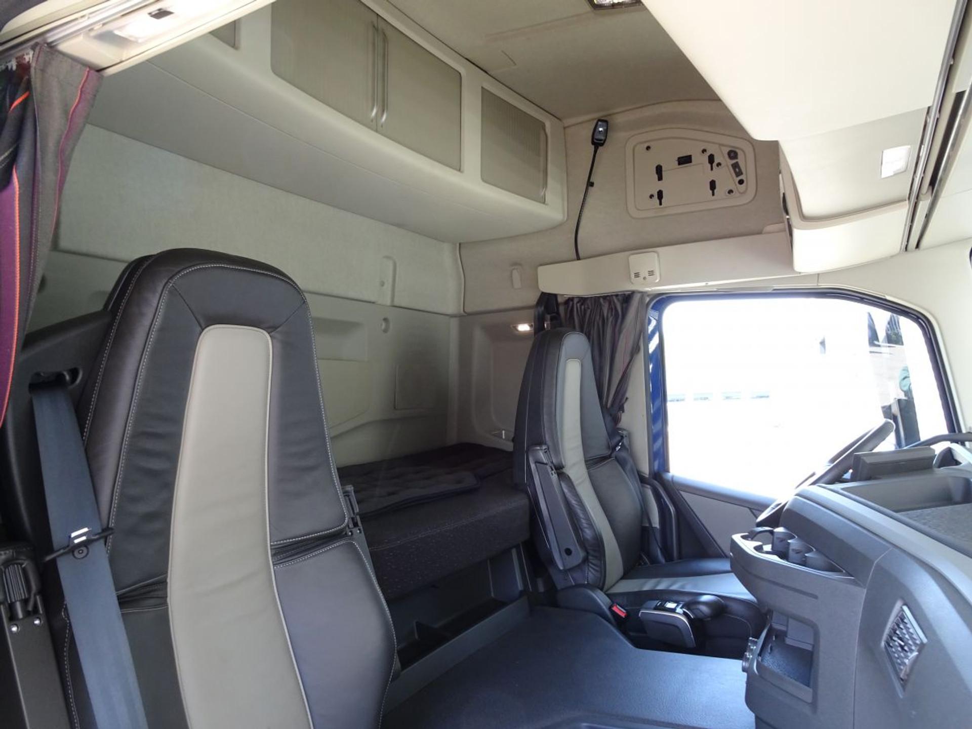 Foto 10 van Volvo FM 500 / 6x2 / FULL AIR / BOOGIE / DYNAMIC STEERING