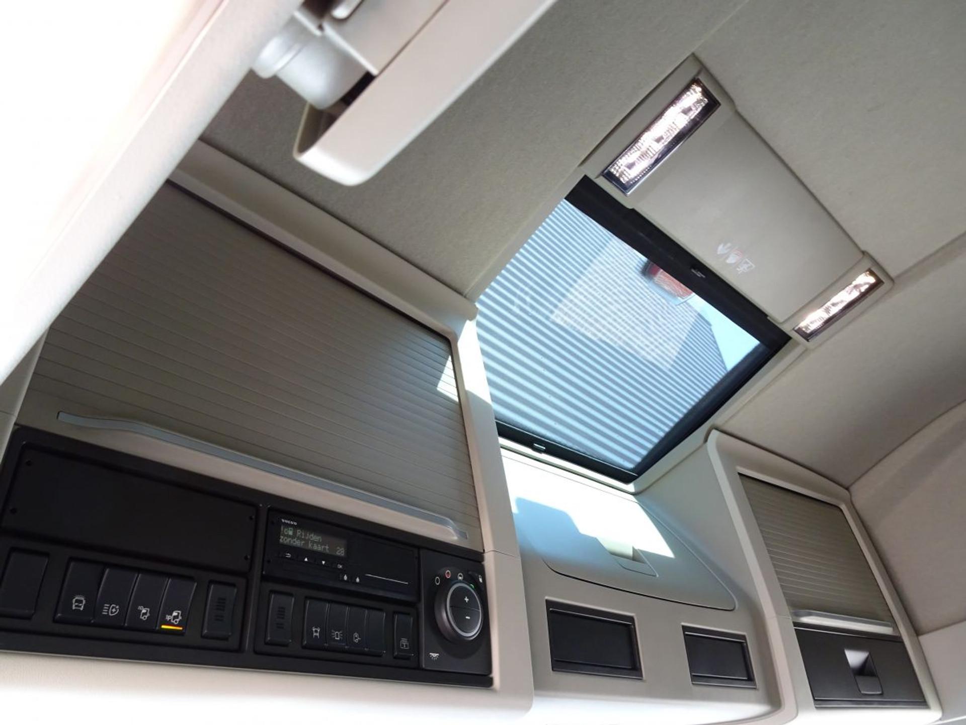 Foto 11 van Volvo FM 500 / 6x2 / FULL AIR / BOOGIE / DYNAMIC STEERING