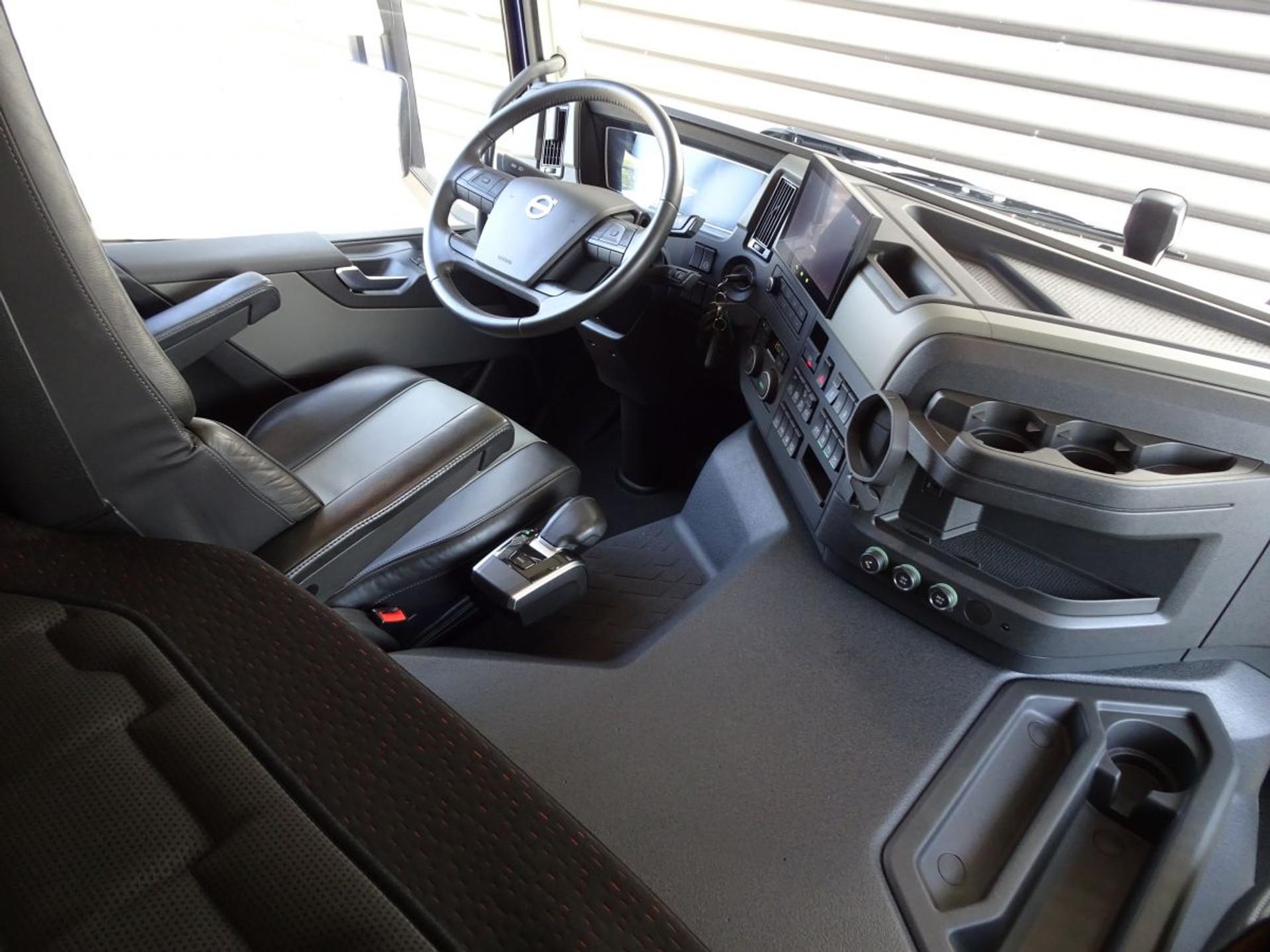 Foto 13 van Volvo FM 500 / 6x2 / FULL AIR / BOOGIE / DYNAMIC STEERING