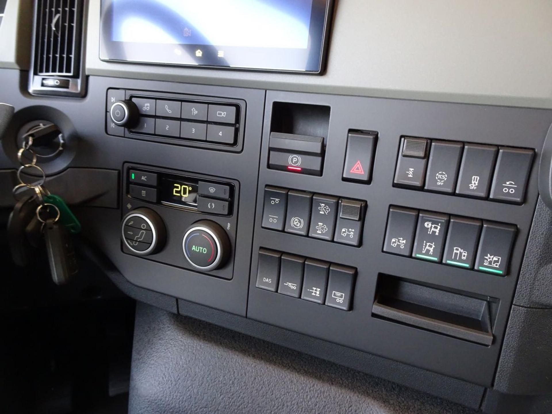 Foto 17 van Volvo FM 500 / 6x2 / FULL AIR / BOOGIE / DYNAMIC STEERING