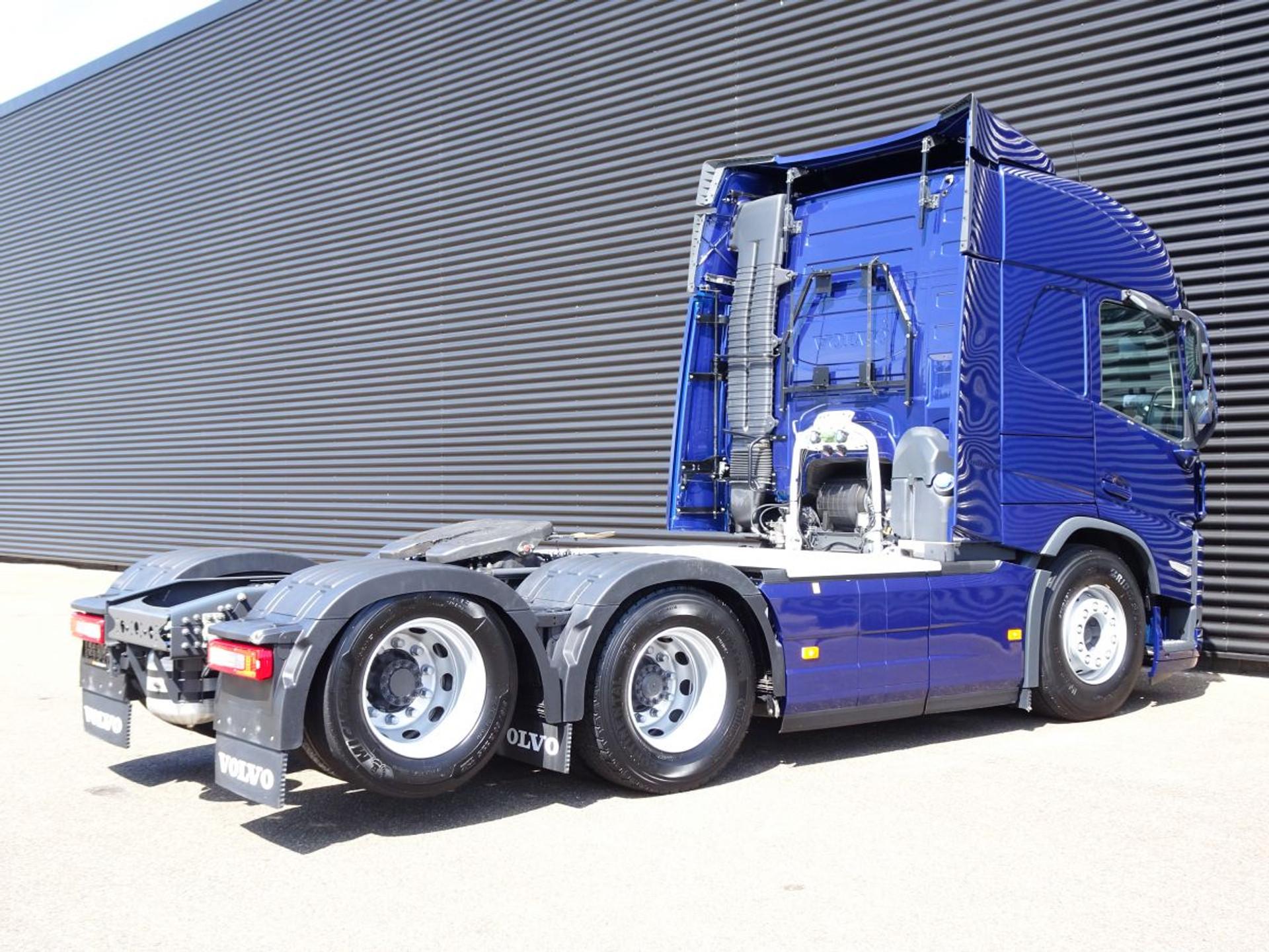 Foto 3 van Volvo FM 500 / 6x2 / FULL AIR / BOOGIE / DYNAMIC STEERING