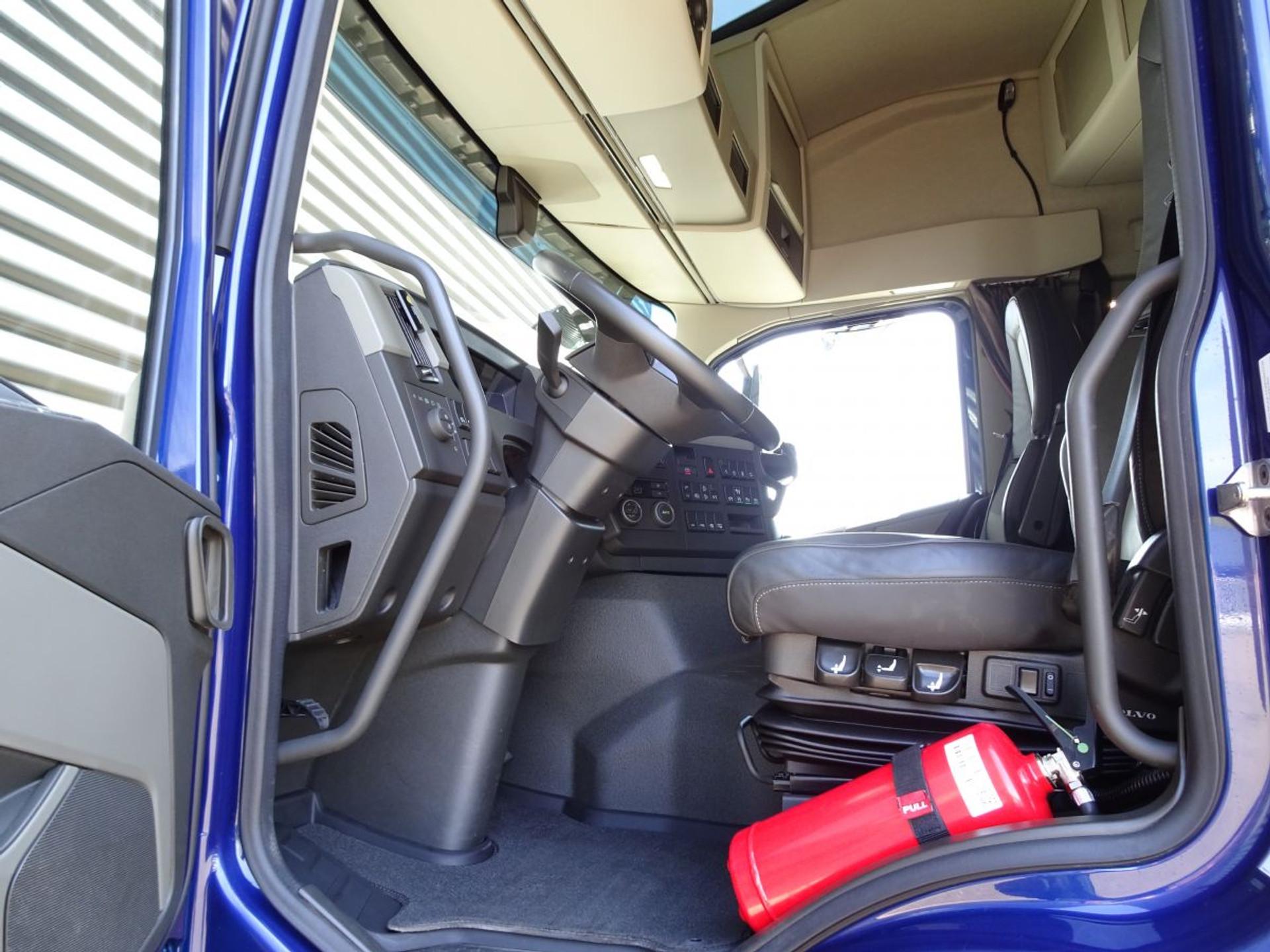 Foto 8 van Volvo FM 500 / 6x2 / FULL AIR / BOOGIE / DYNAMIC STEERING