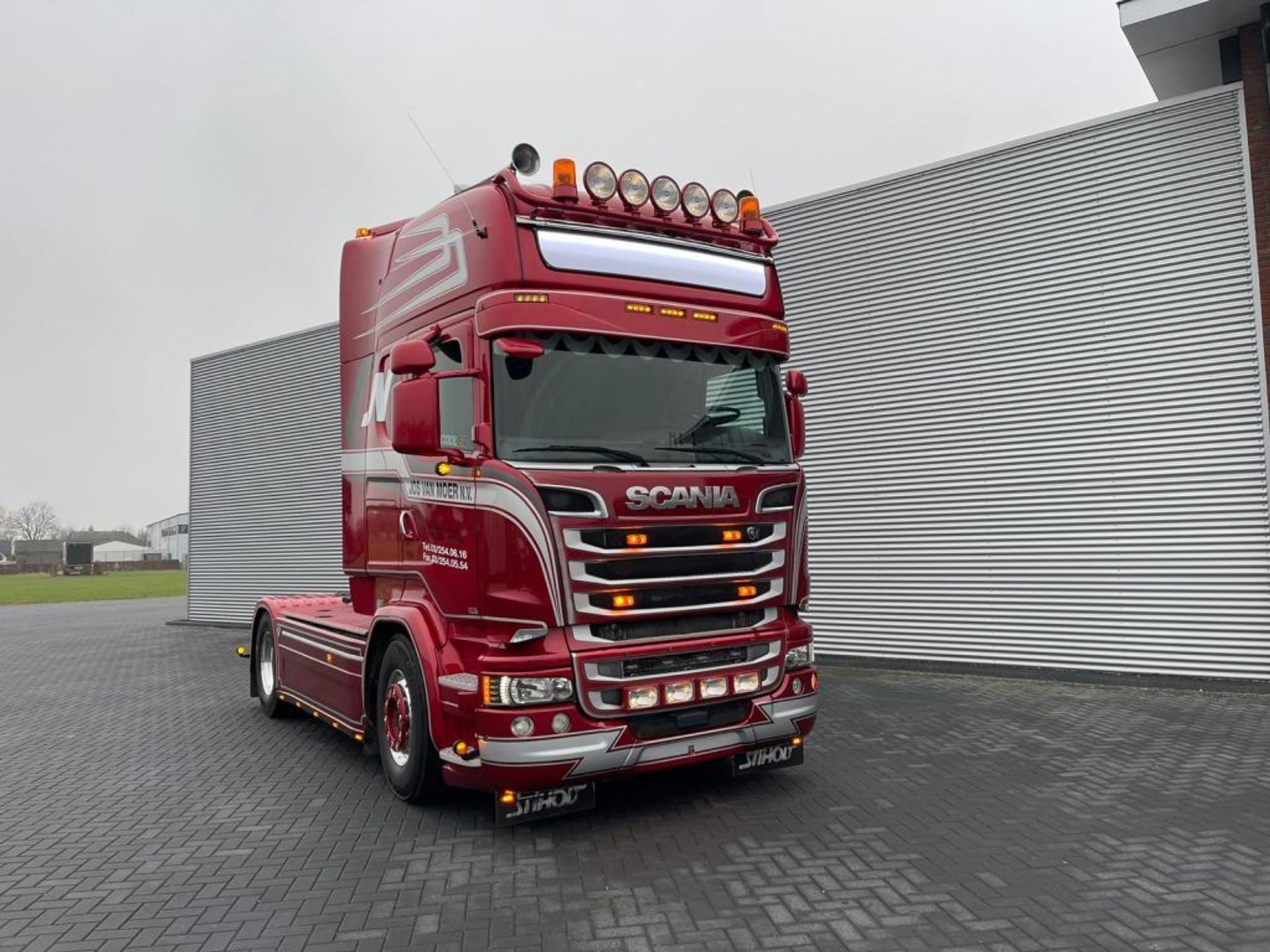 Foto 1 van Scania R520 V8 250.000KM ORIGINAL, SHOW TRUCK, LEATHER SEATS, GOOD CONDITION!