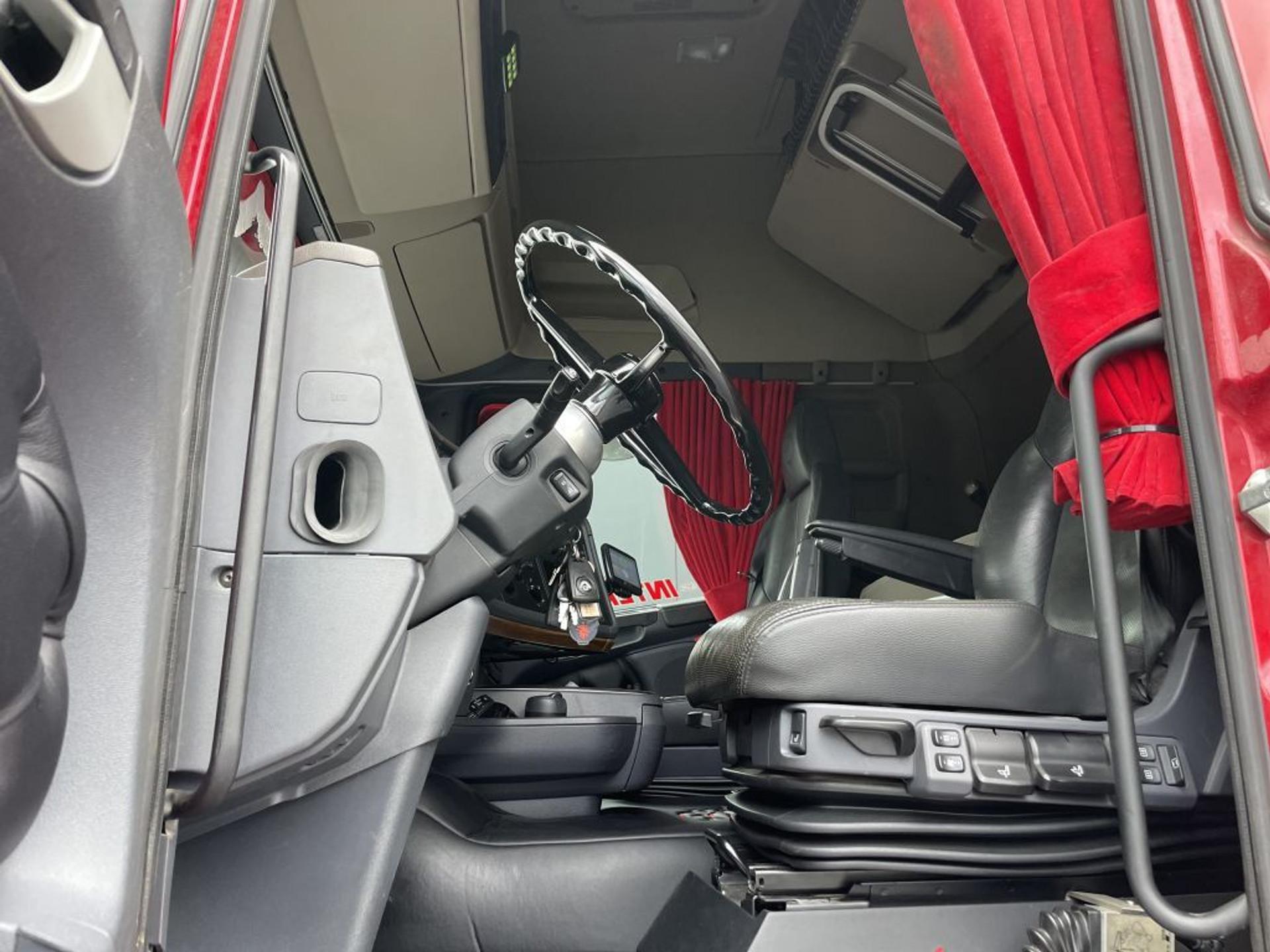 Foto 13 van Scania R520 V8 250.000KM ORIGINAL, SHOW TRUCK, LEATHER SEATS, GOOD CONDITION!