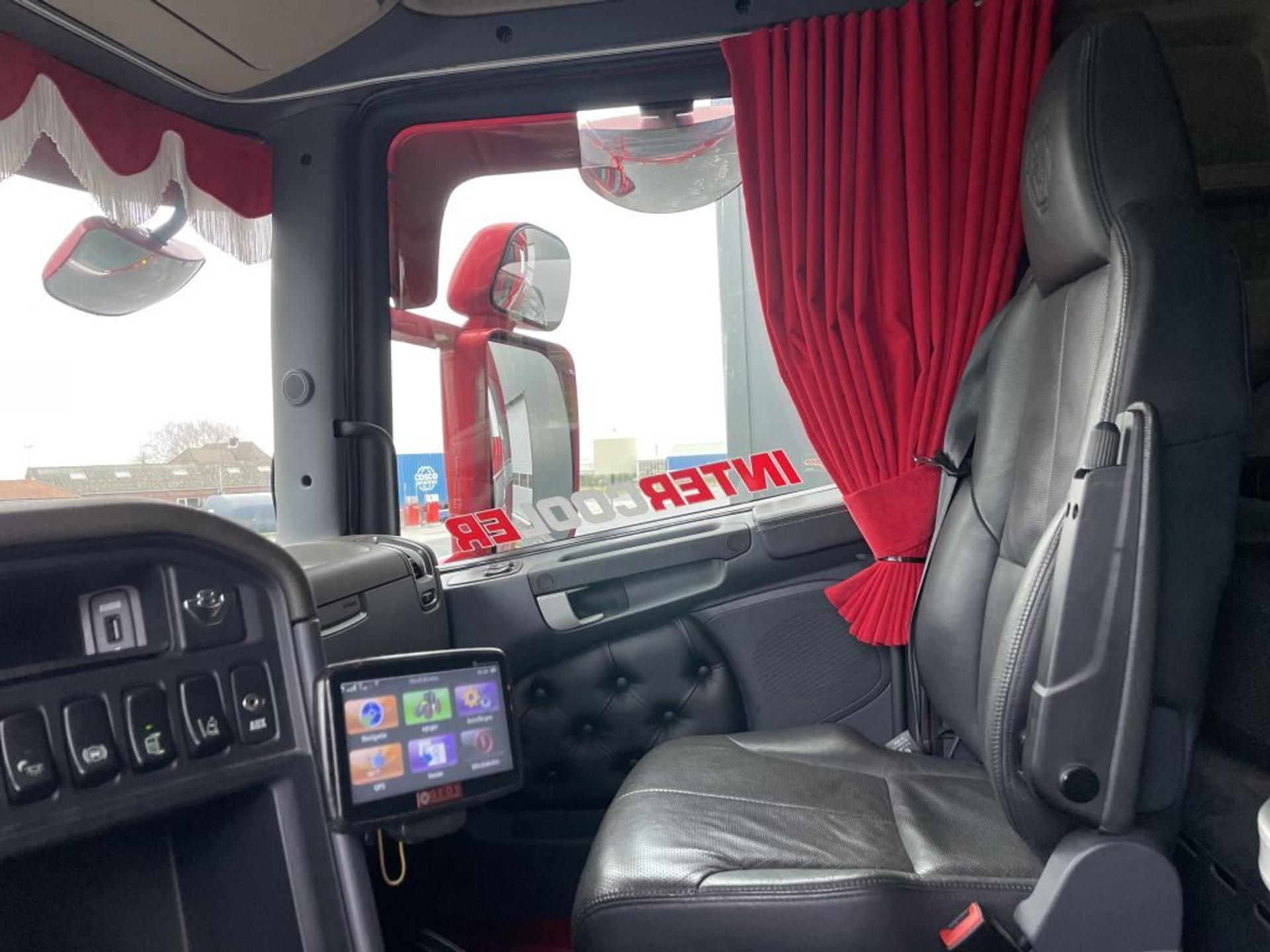 Foto 16 van Scania R520 V8 250.000KM ORIGINAL, SHOW TRUCK, LEATHER SEATS, GOOD CONDITION!