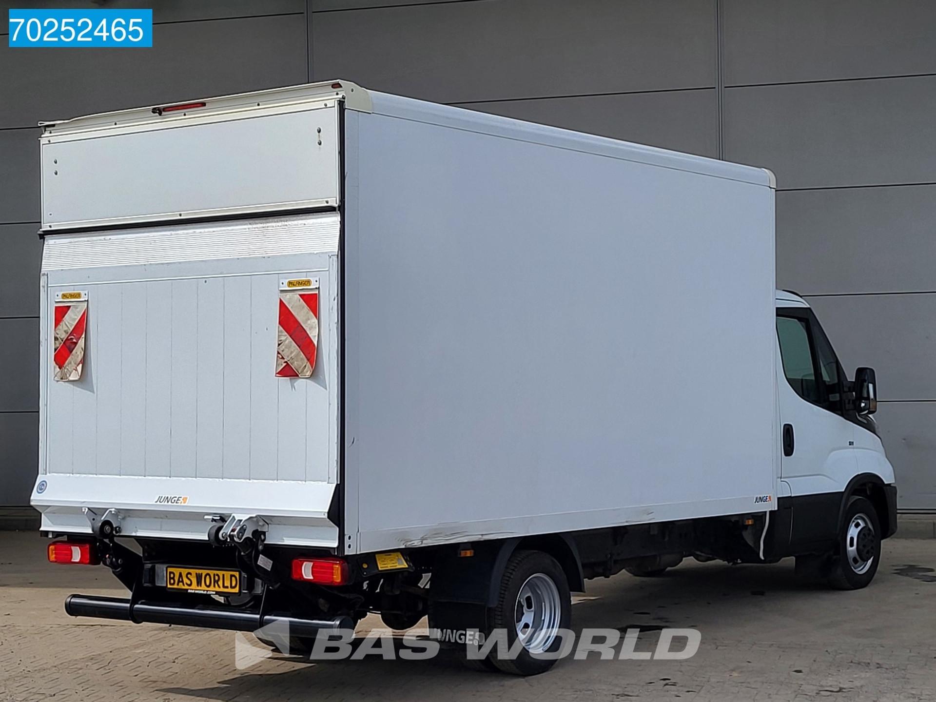 Foto 5 van Iveco 35C16 Laadklep Dubbellucht Airco Camera Bakwagen Meubelbak Koffer 19m3 Airco