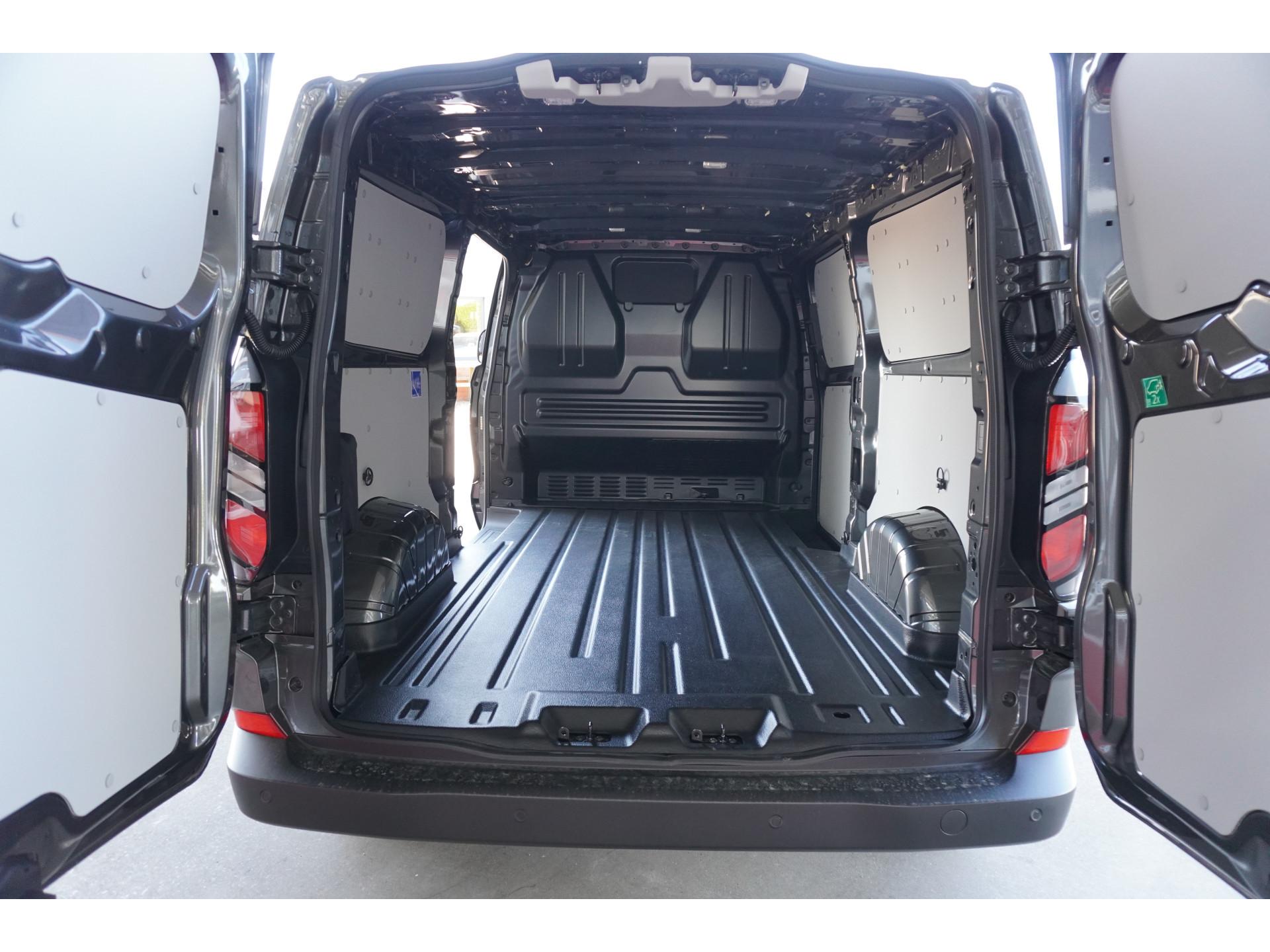 Foto 13 van Ford 320L 2.0 TDCI 170PK L2H1 Trend 4x4 Automaat