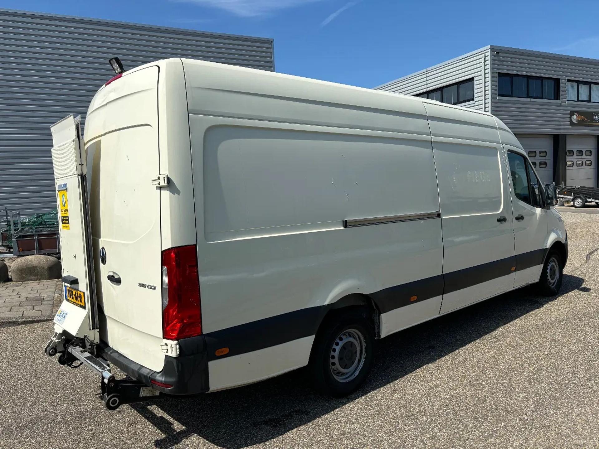 Foto 4 van Mercedes-Benz 316CDI L3H2 Koelwagen 2X Carrier Koel Unit Met Stekker + Laadklep Automaat Airco Cruisecontrol EURO 6