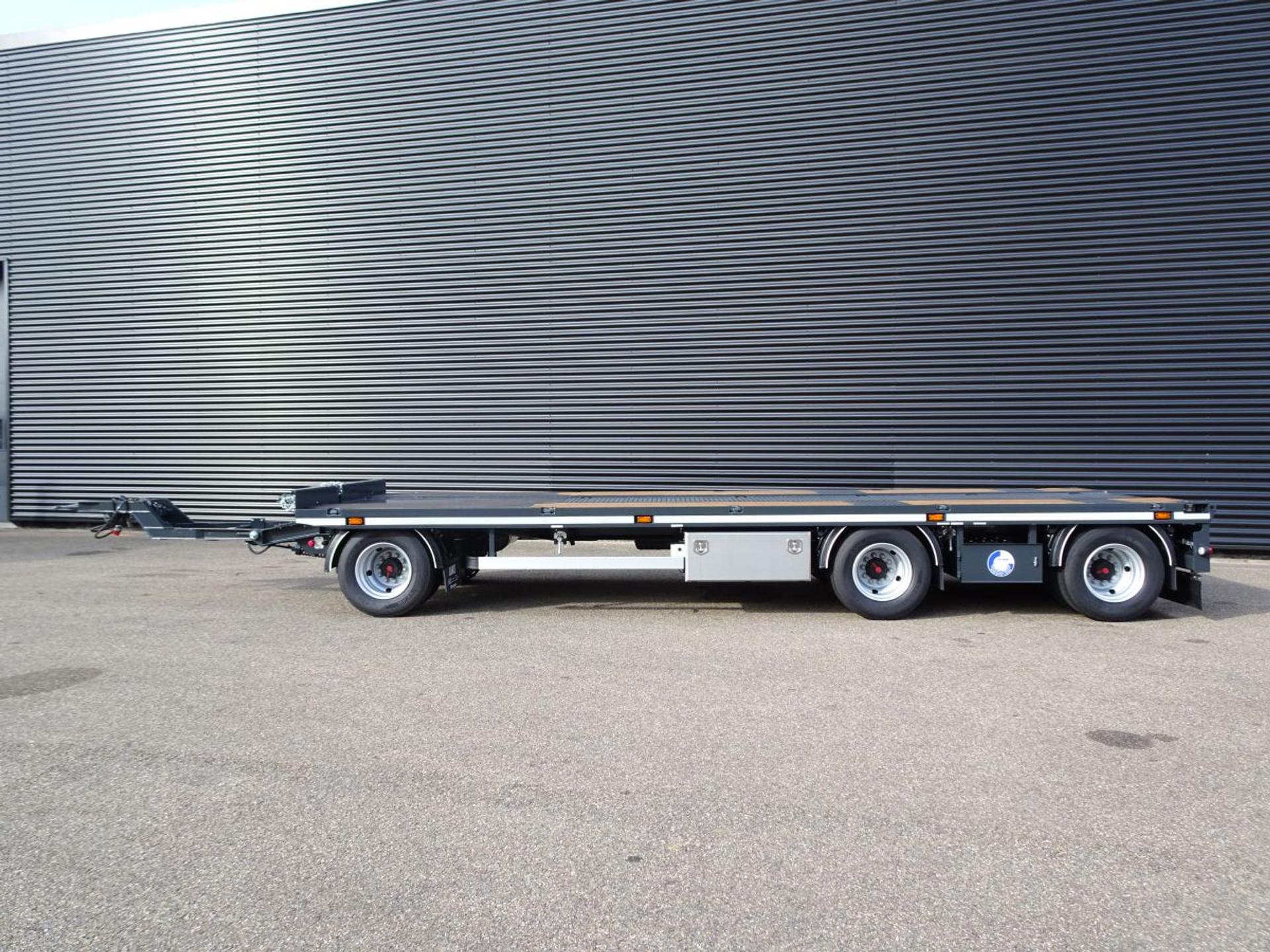 Foto 2 van Lako A330 MOLEN GESTUURD / CONTAINER / LIFT AS /
