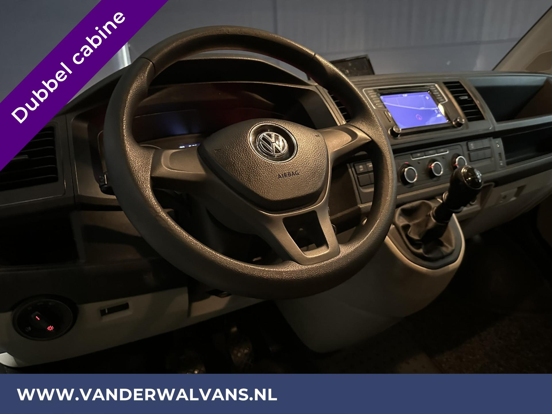 Foto 16 van Volkswagen Transporter 2.0 TDI 150pk L2H1 Dubbele Cabine Euro6 Airco | Navigatie | Camera | 2500kg Trekhaak
