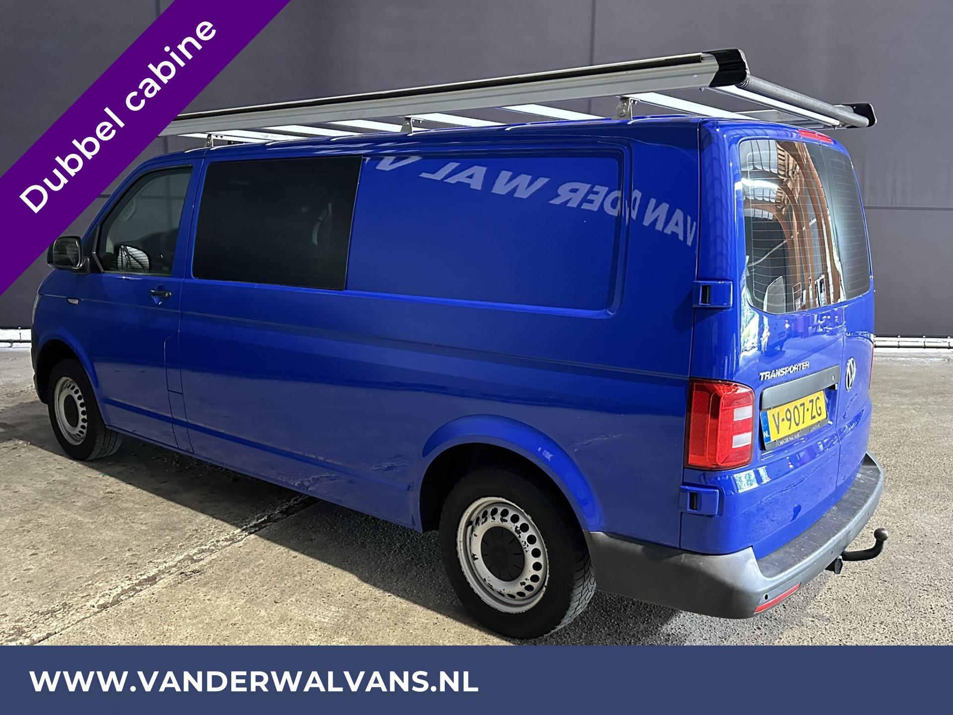 Foto 2 van Volkswagen Transporter 2.0 TDI 150pk L2H1 Dubbele Cabine Euro6 Airco | Navigatie | Camera | 2500kg Trekhaak