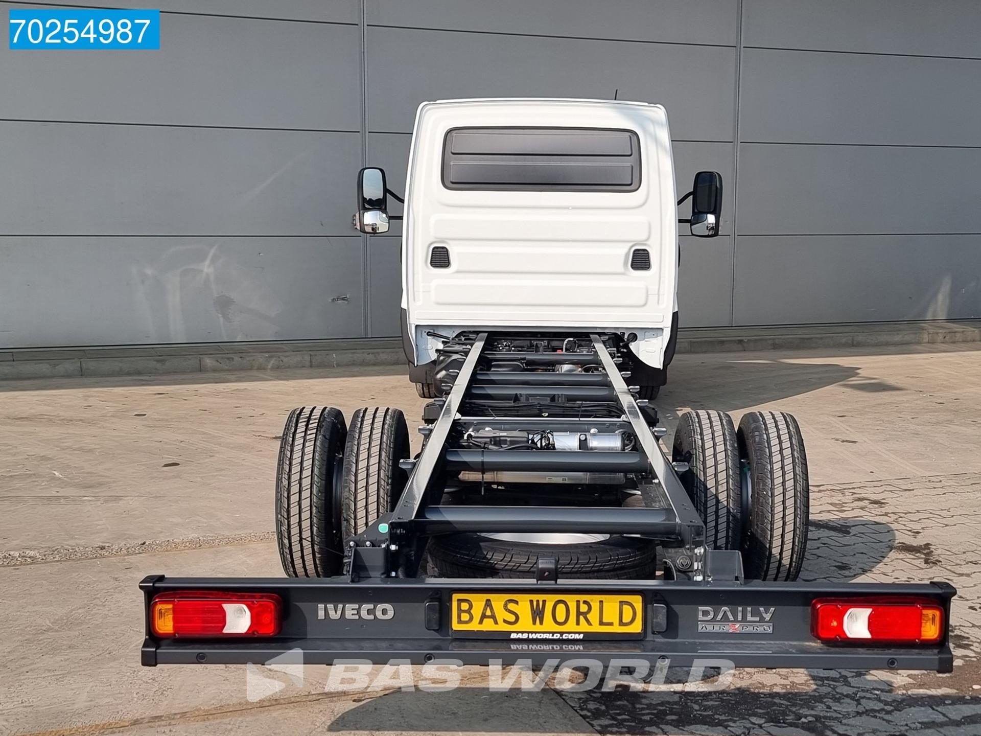 Foto 6 van Iveco 72C18 Automaat 5100mm WB Chassis Cabine Luchtvering ACC Navi LED Camera Fahrgestell Airco