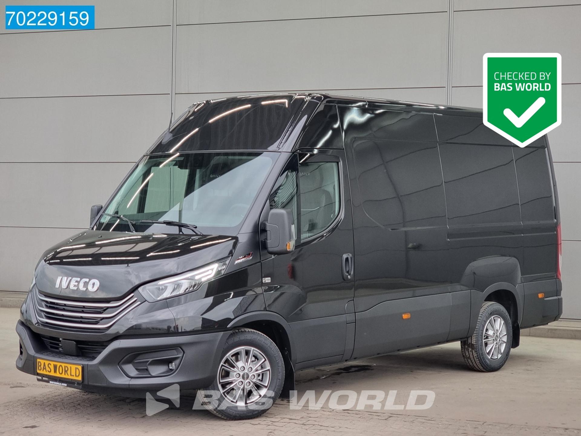 Foto 1 van Iveco 35S18 3.0 Automaat L2H2 ACC Navi LED 3500KG Trekgewicht 12m3 Airco