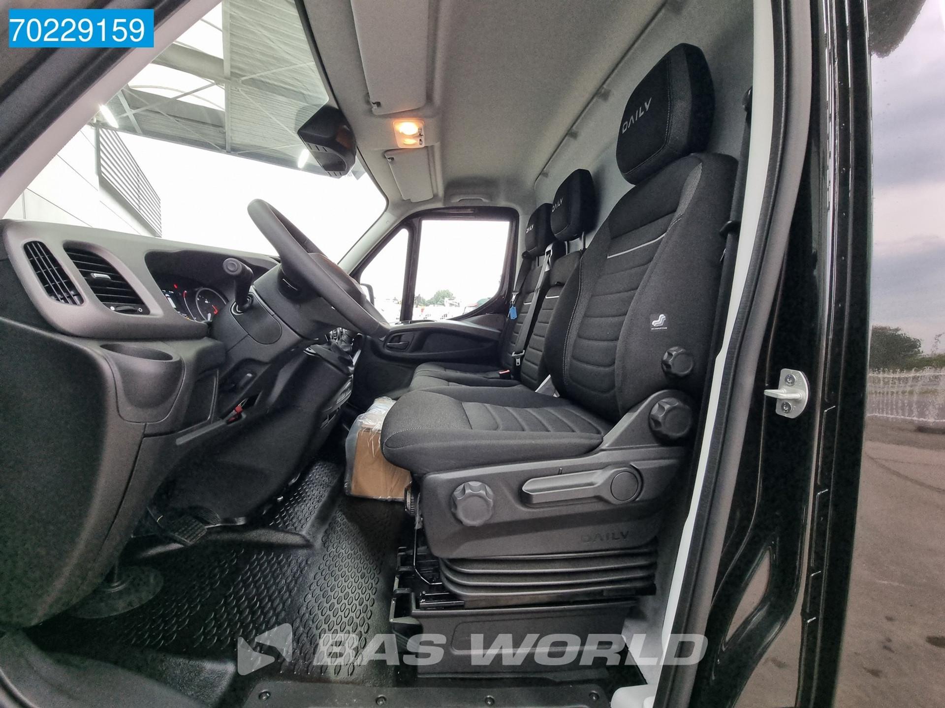 Foto 12 van Iveco 35S18 3.0 Automaat L2H2 ACC Navi LED 3500KG Trekgewicht 12m3 Airco