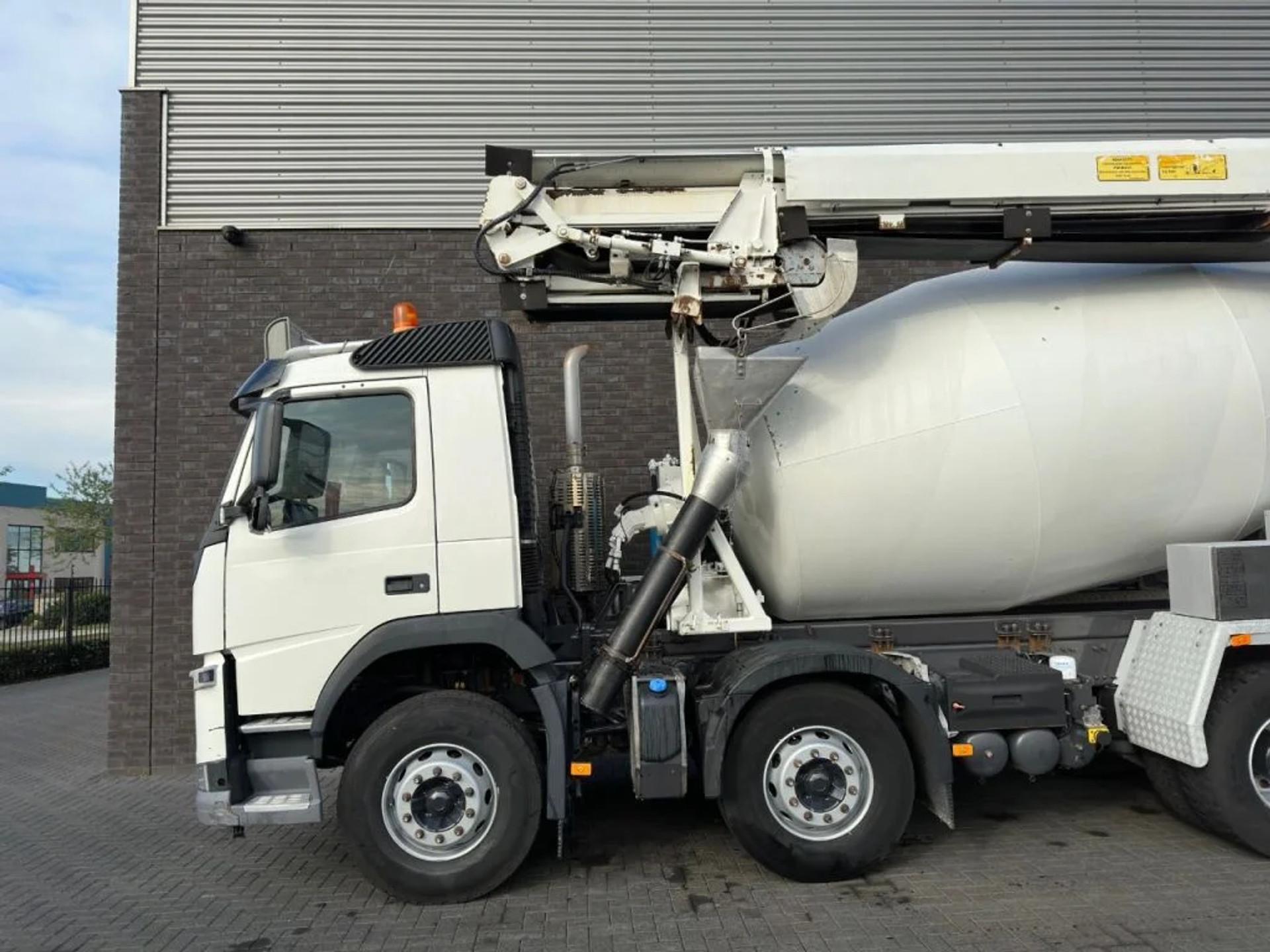 Foto 13 van Volvo FM 410 8X4 + STETTER 9 M3 MIXER/MISCHER + THEAM 15 M TRANSPORTBAND/BELT