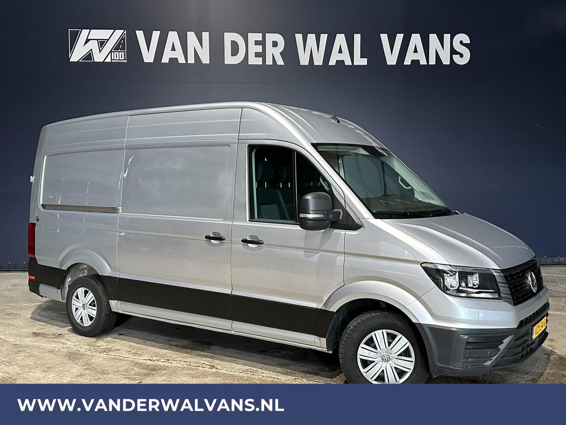 Foto 1 van Volkswagen Crafter 2.0 TDI 140pk L3H3 L2H2 Euro6 Airco | 3000kg Trekhaak | Navigatie