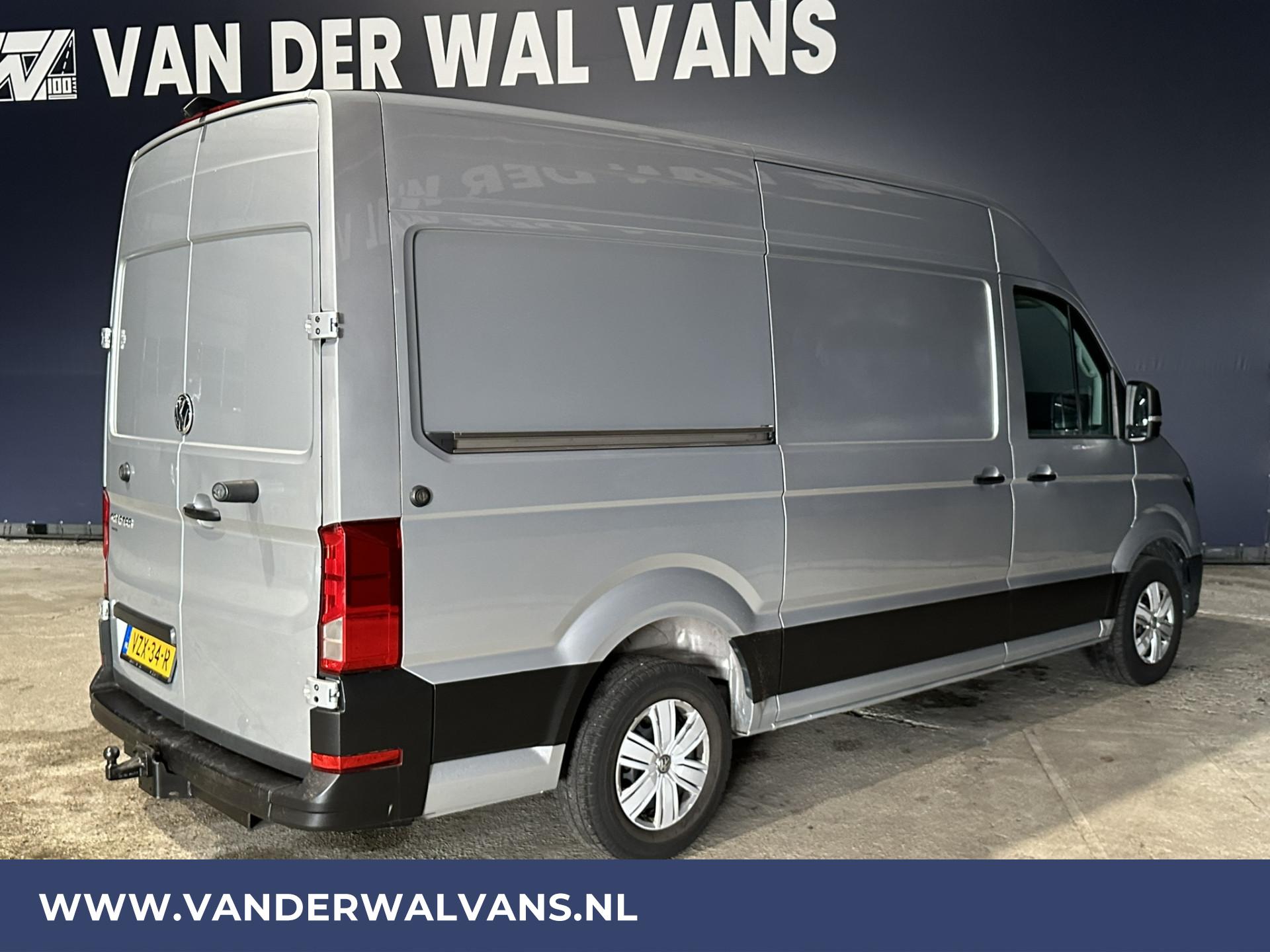 Foto 12 van Volkswagen Crafter 2.0 TDI 140pk L3H3 L2H2 Euro6 Airco | 3000kg Trekhaak | Navigatie