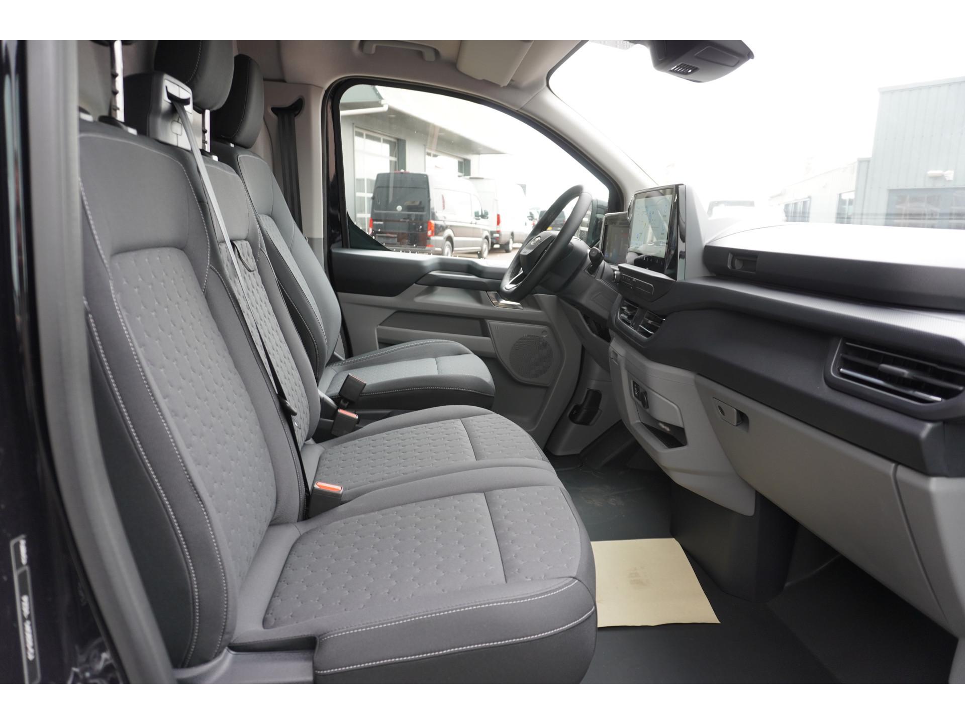 Foto 14 van Ford 320L 2.0 TDCI 170PK L2H1 Limited Automaat