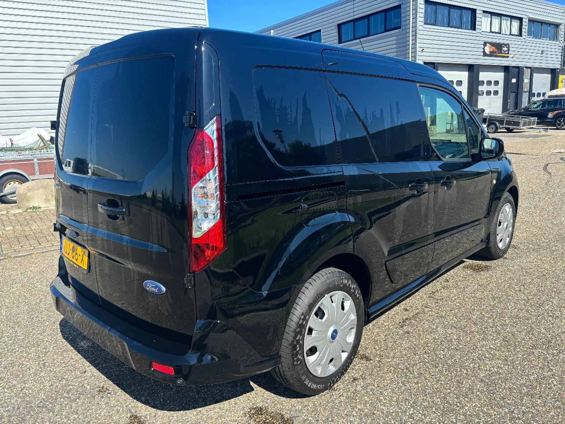 Foto 4 van Ford 1.5 L1H1 Airco Cruisecontrol 68.600KM EURO 6