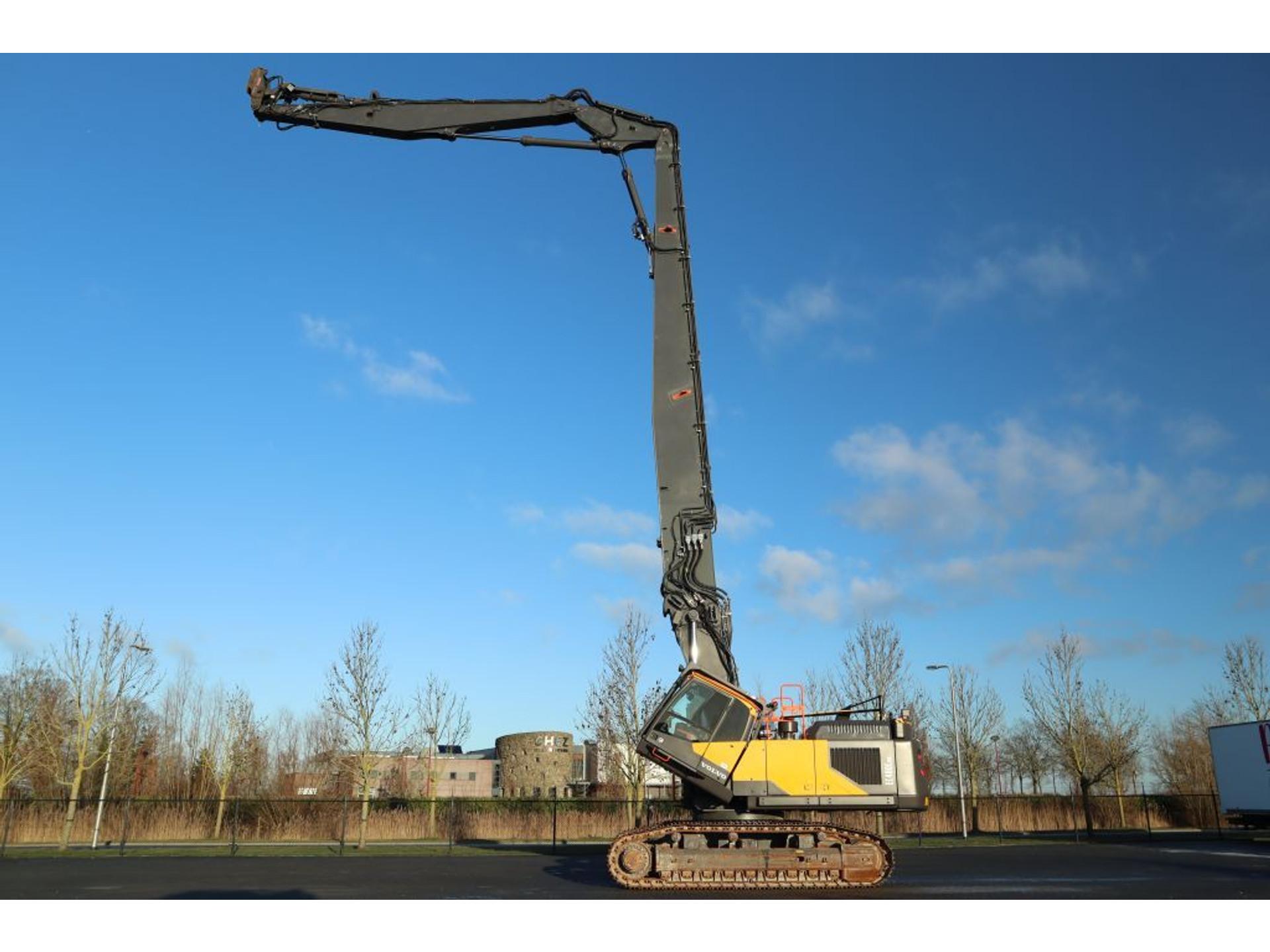 Foto 7 van Volvo EC 480 EHR | 28 METER | 2X BOOM | OILQUICK | DEMOLITION | ABBRUCH