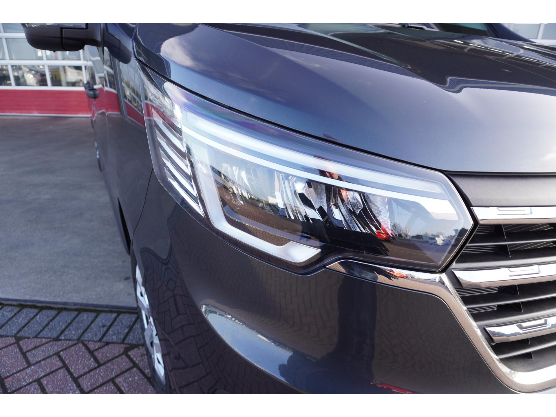 Foto 10 van Renault 2.0 dCi 130PK T30 L2H1 Work Edition