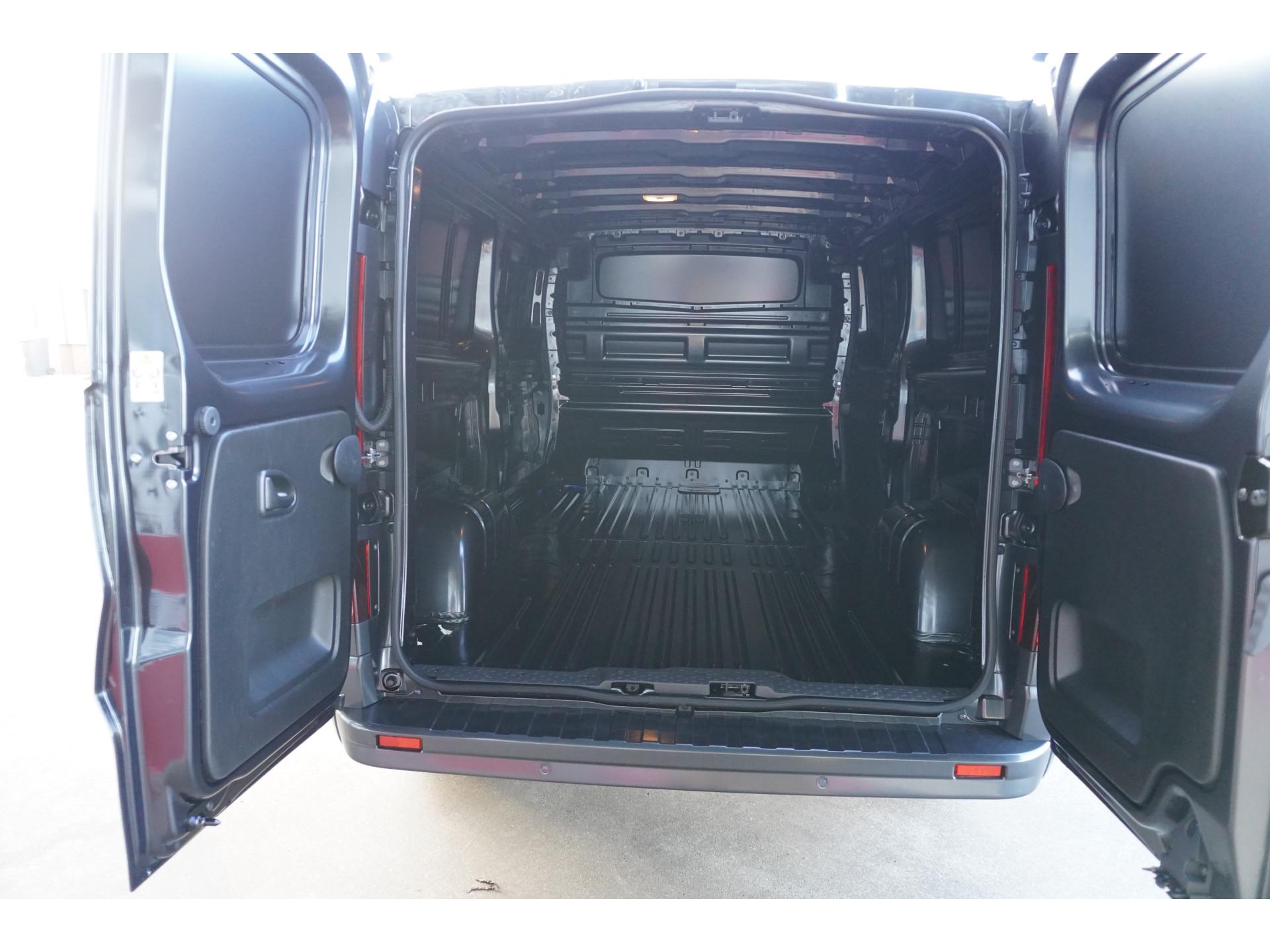 Foto 12 van Renault 2.0 dCi 130PK T30 L2H1 Work Edition