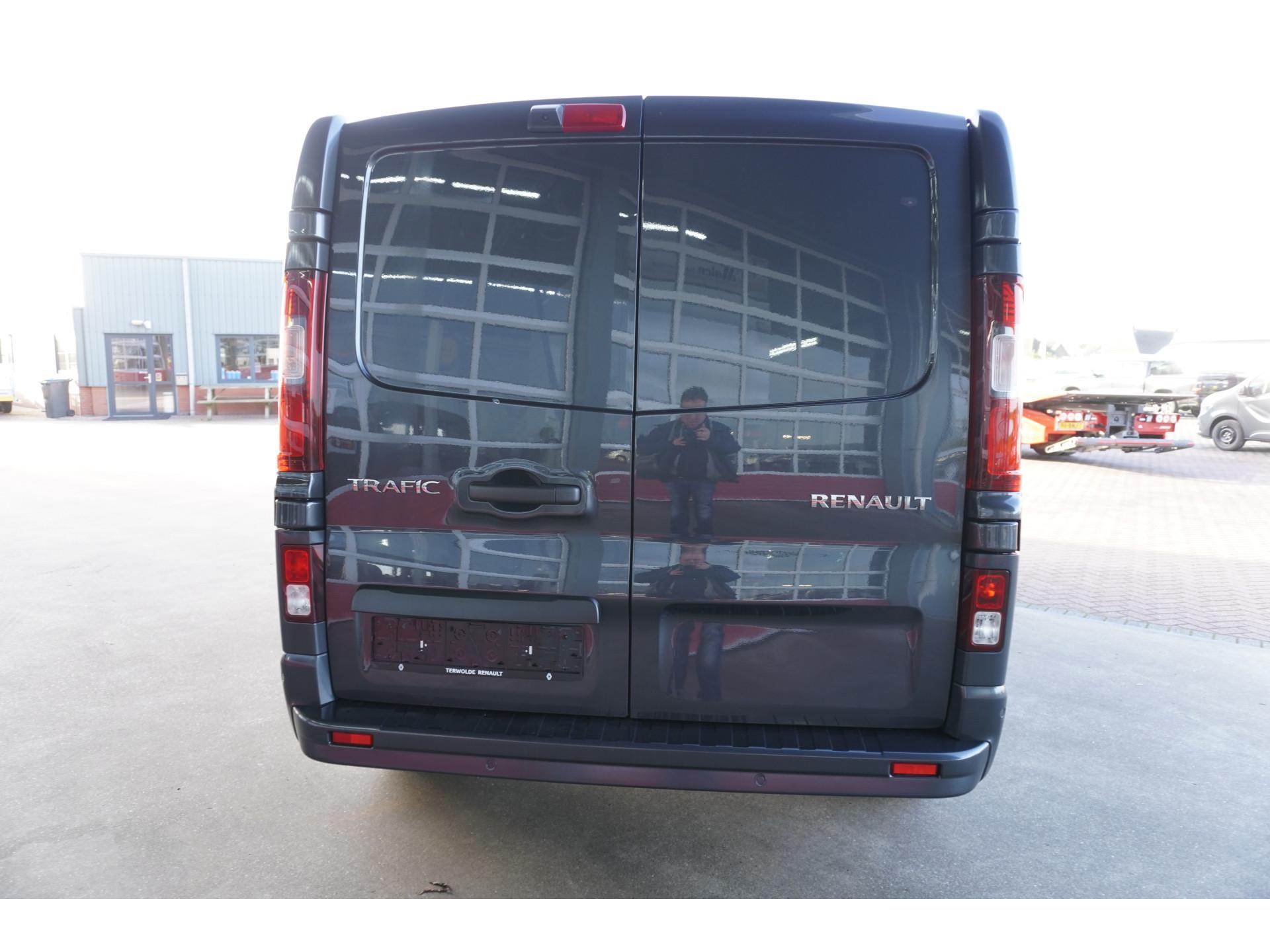 Foto 5 van Renault 2.0 dCi 130PK T30 L2H1 Work Edition