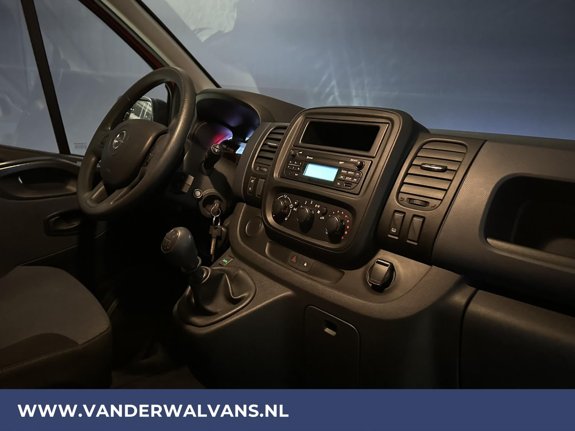 Foto 16 van Opel Vivaro 1.6 CDTI L1H1 Euro6 Airco | Trekhaak | Cruisecontrol