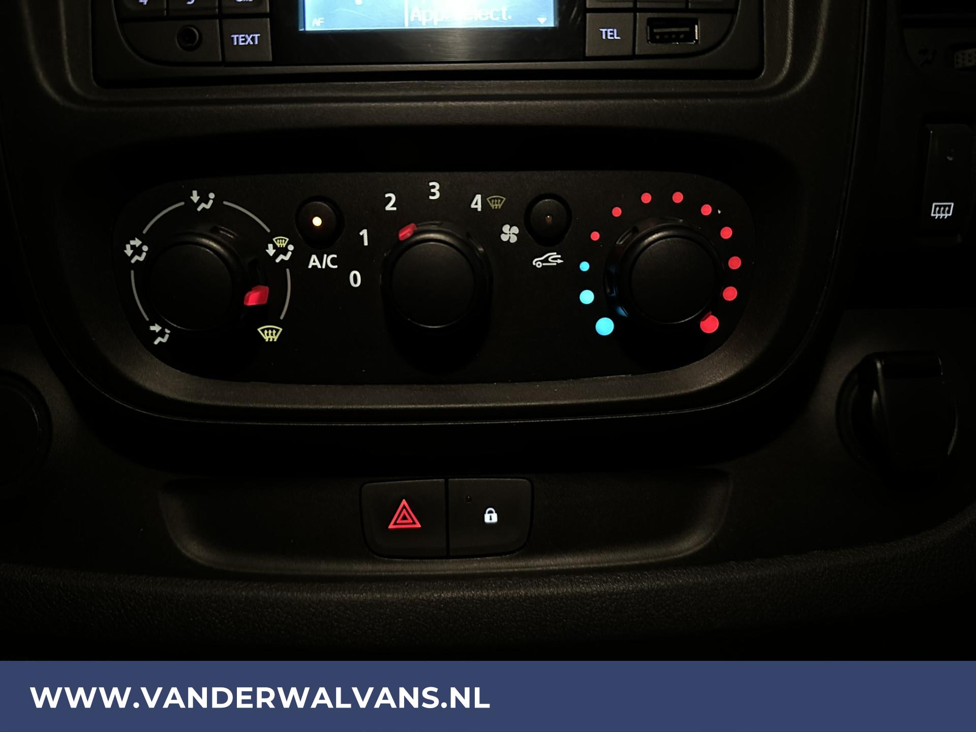 Foto 4 van Opel Vivaro 1.6 CDTI L1H1 Euro6 Airco | Trekhaak | Cruisecontrol