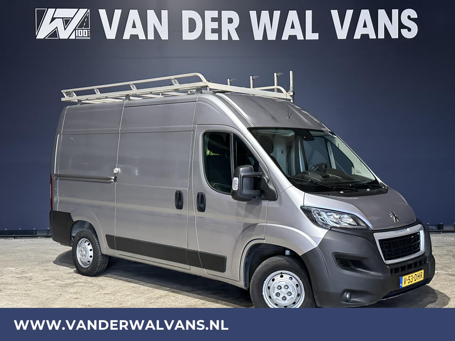 Foto 13 van Peugeot Boxer 2.2BlueHDi 165pk L2H2 Glasresteel Euro6 Airco | Imperiaal | Camera | Navigatie