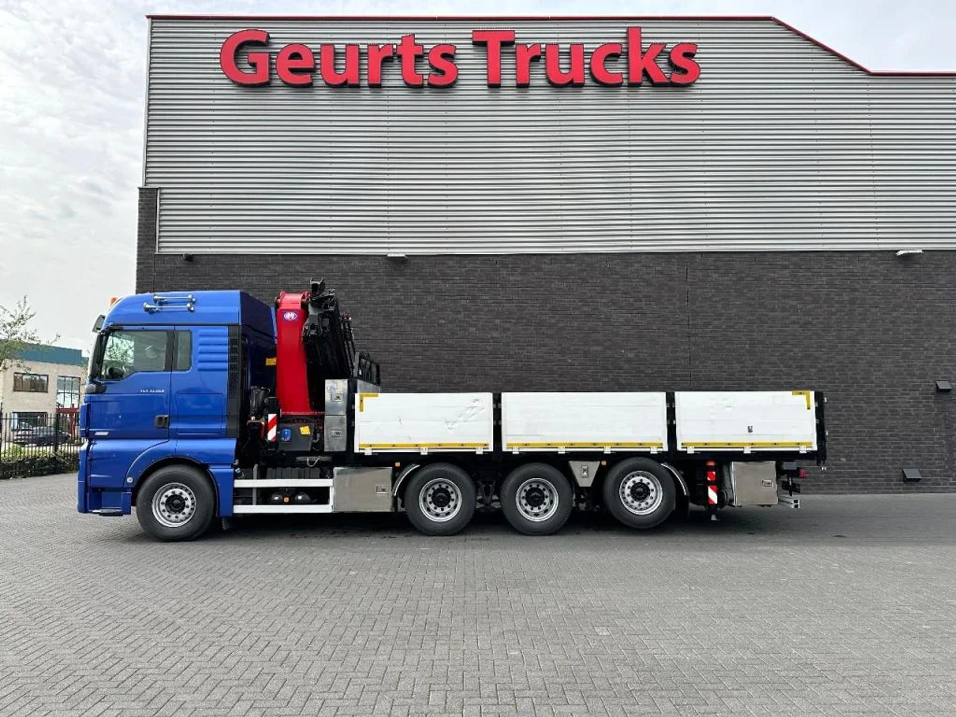 Foto 8 van MAN TGX 33.560 8X4 TRIDEM + HMF 4020-K8 KRAAN/KRAN/CRANE/GRUA