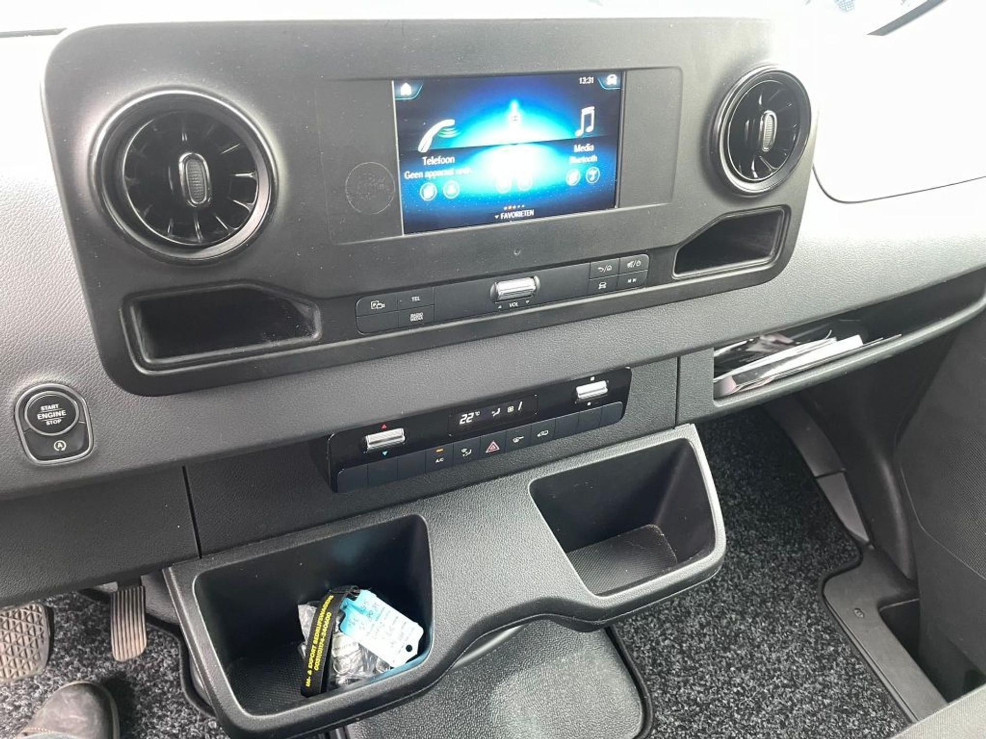Foto 9 van Mercedes-Benz Sprinter 317CDI L3H2 Automaat Airco Cruise control Apple Carplay