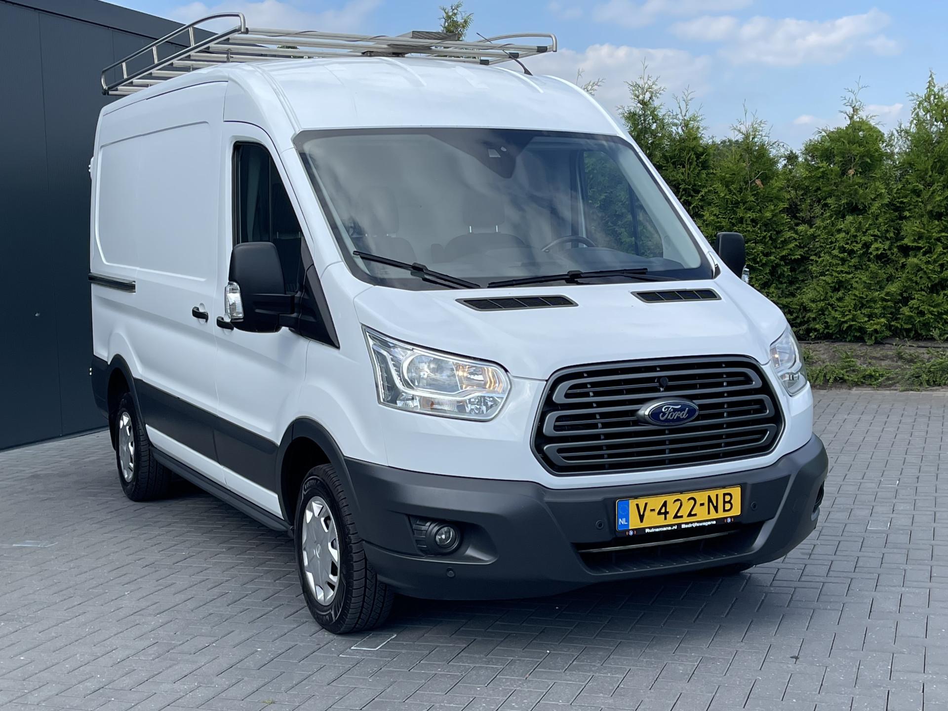 Foto 3 van Ford 2.0 TDCI EURO 6 / L2H2 / 1e EIG. / AIRCO / CRUISE / TREKHAAK / IMPERIAAL / 3-ZITS