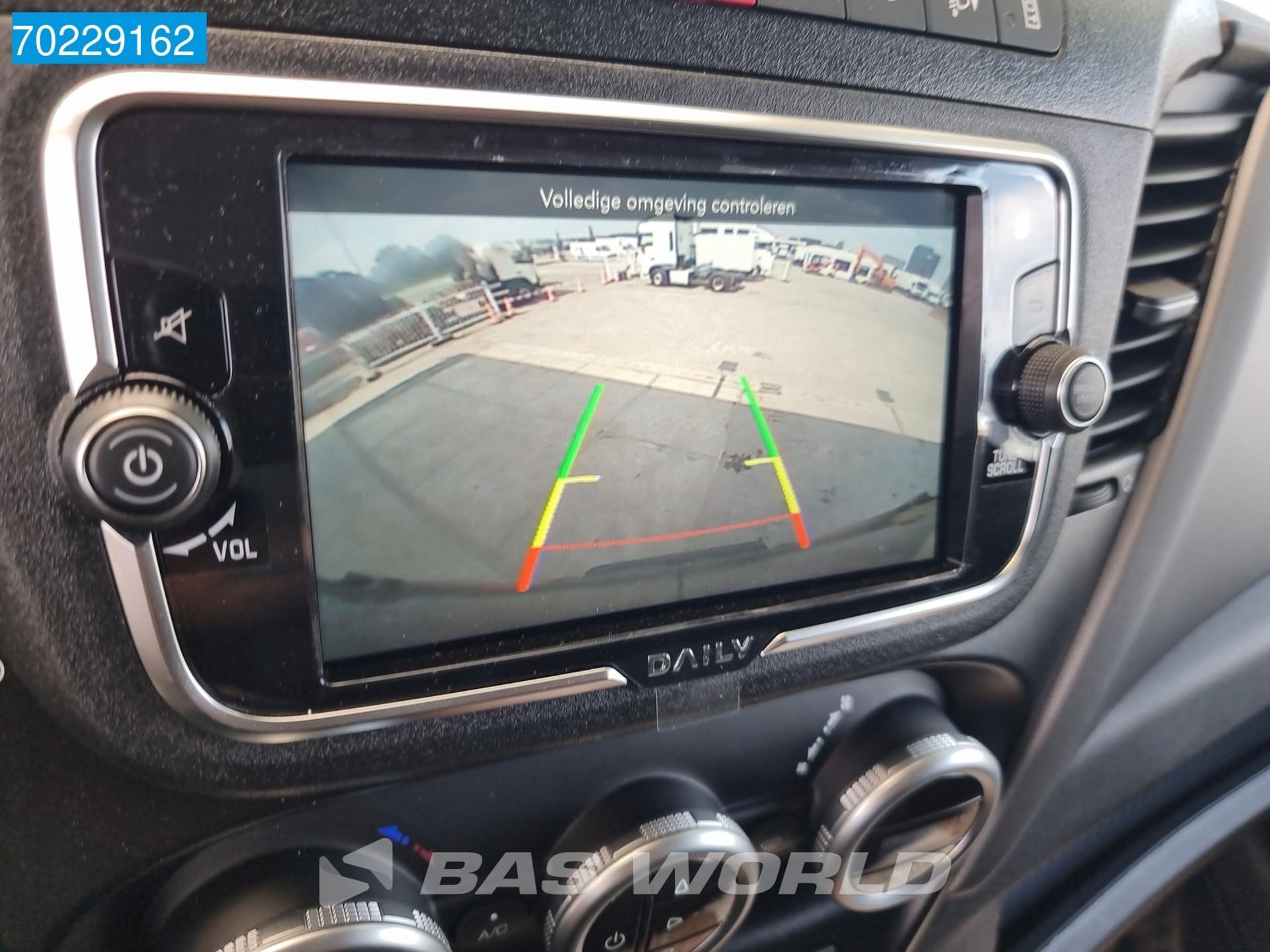Foto 13 van Iveco 35S18 Automaat Black Edition Bullbar Sidesteps ACC LED Navi Camera 12m3 Airco