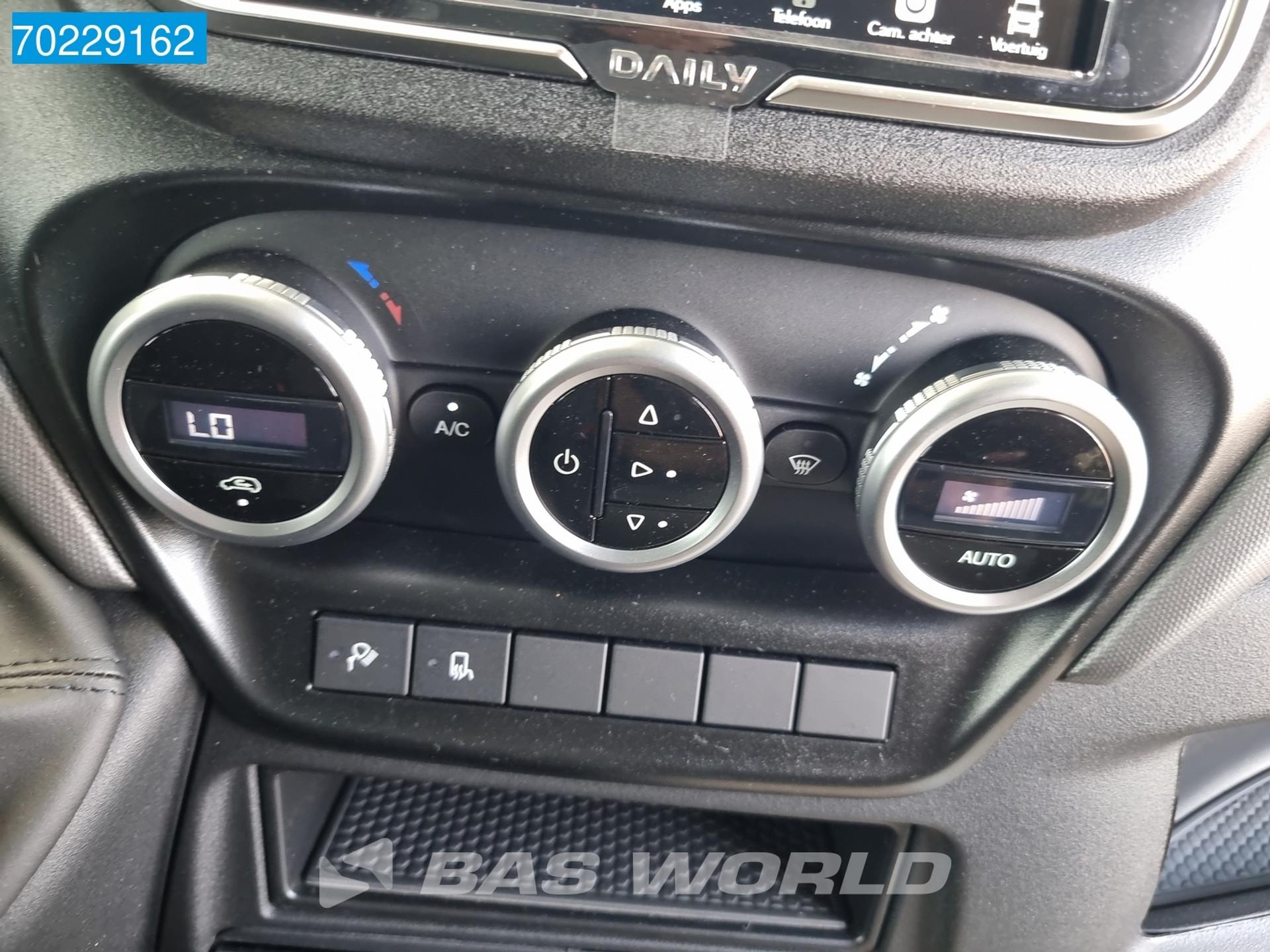 Foto 14 van Iveco 35S18 Automaat Black Edition Bullbar Sidesteps ACC LED Navi Camera 12m3 Airco