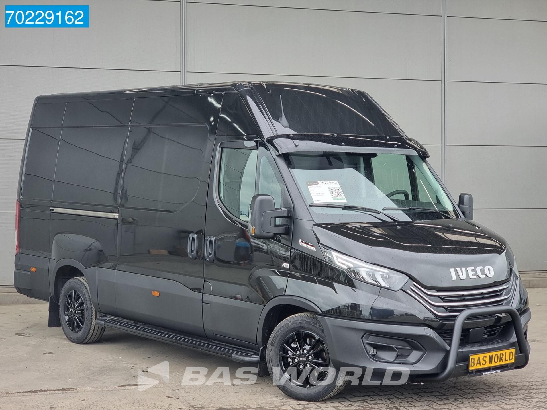Foto 3 van Iveco 35S18 Automaat Black Edition Bullbar Sidesteps ACC LED Navi Camera 12m3 Airco