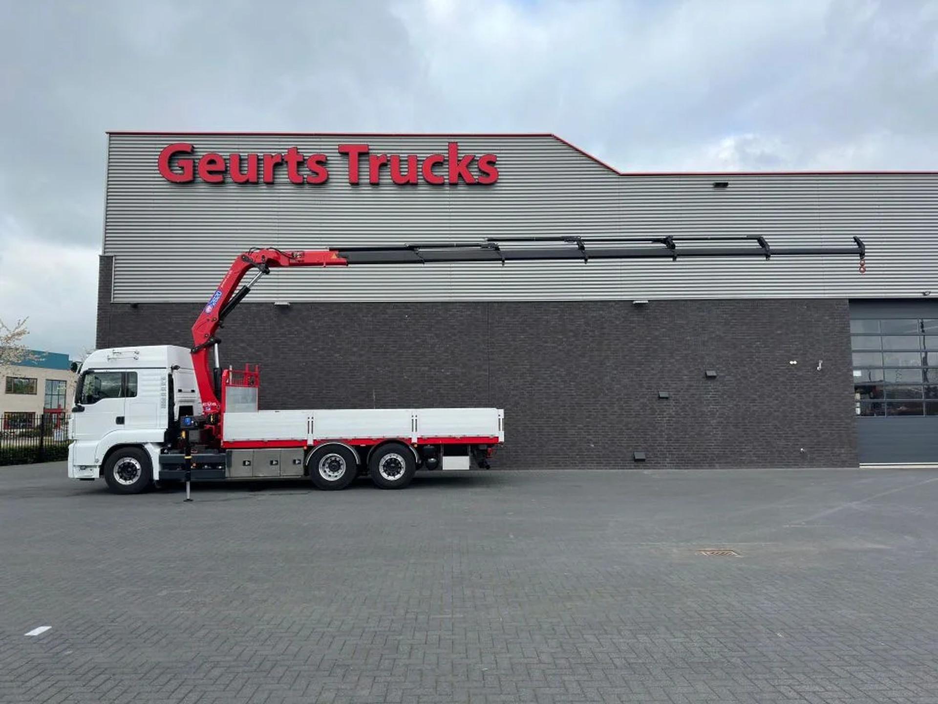 Foto 1 van MAN TGS 26.500 6X2 + HMF 2820-K6 KRAAN/KAN/CRANE/GRUA