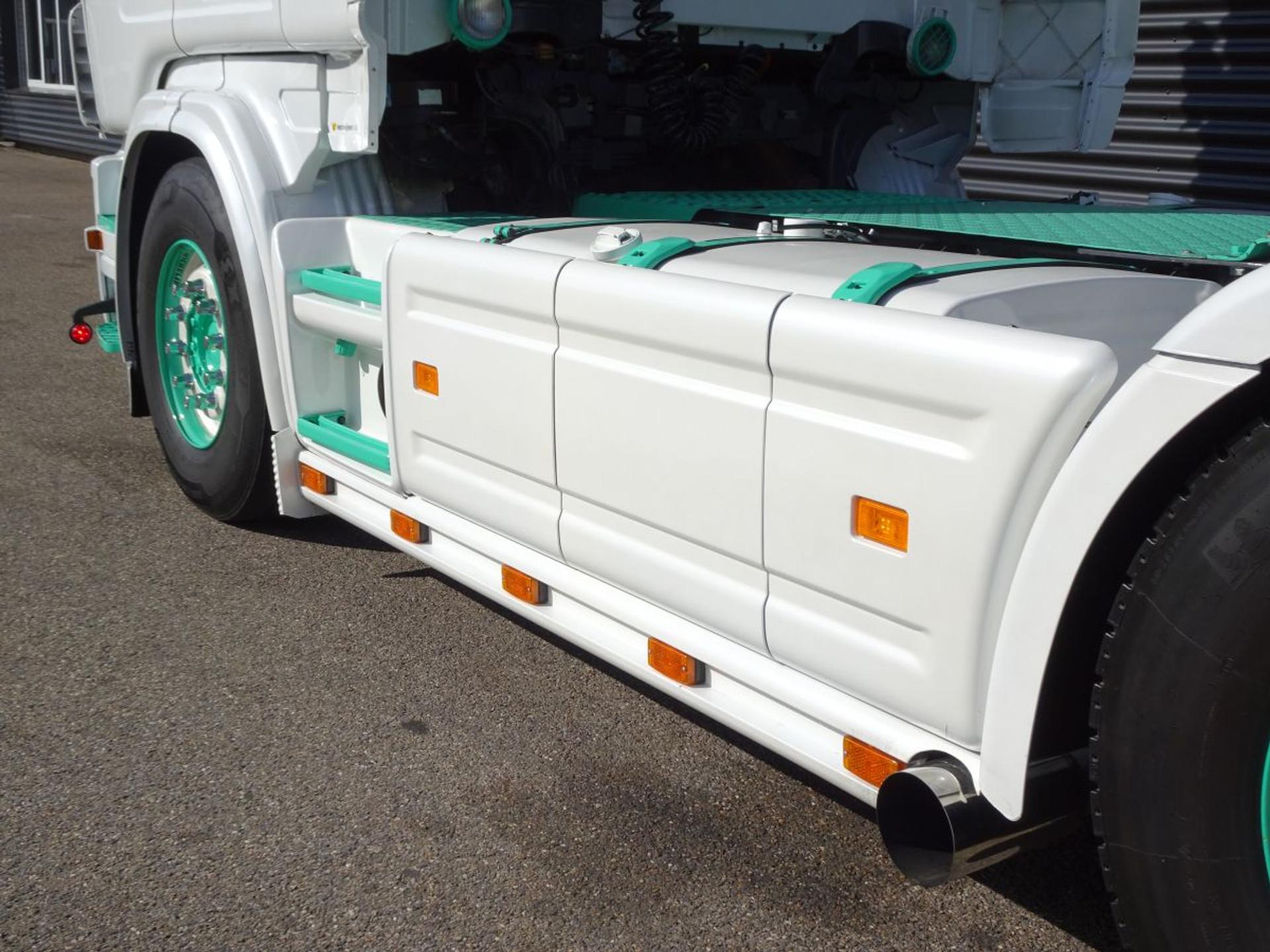 Foto 5 van Scania R164.480 4x2 / RETARDER / MANUAL / SHOWTRUCK