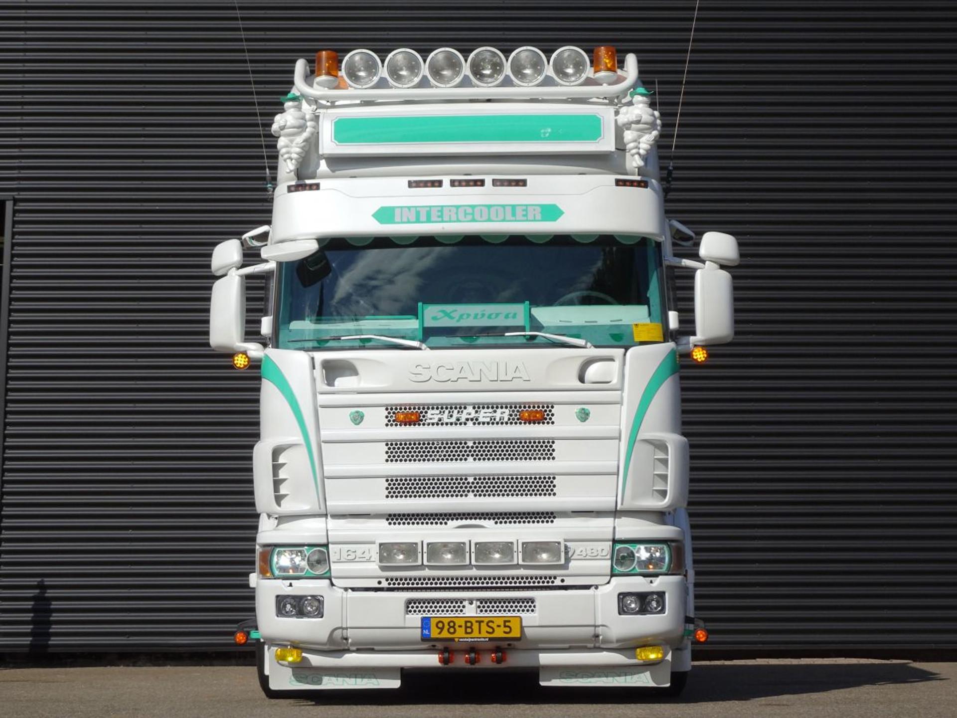 Foto 7 van Scania R164.480 / 4x2 / RETARDER / MANUAL / SHOWTRUCK