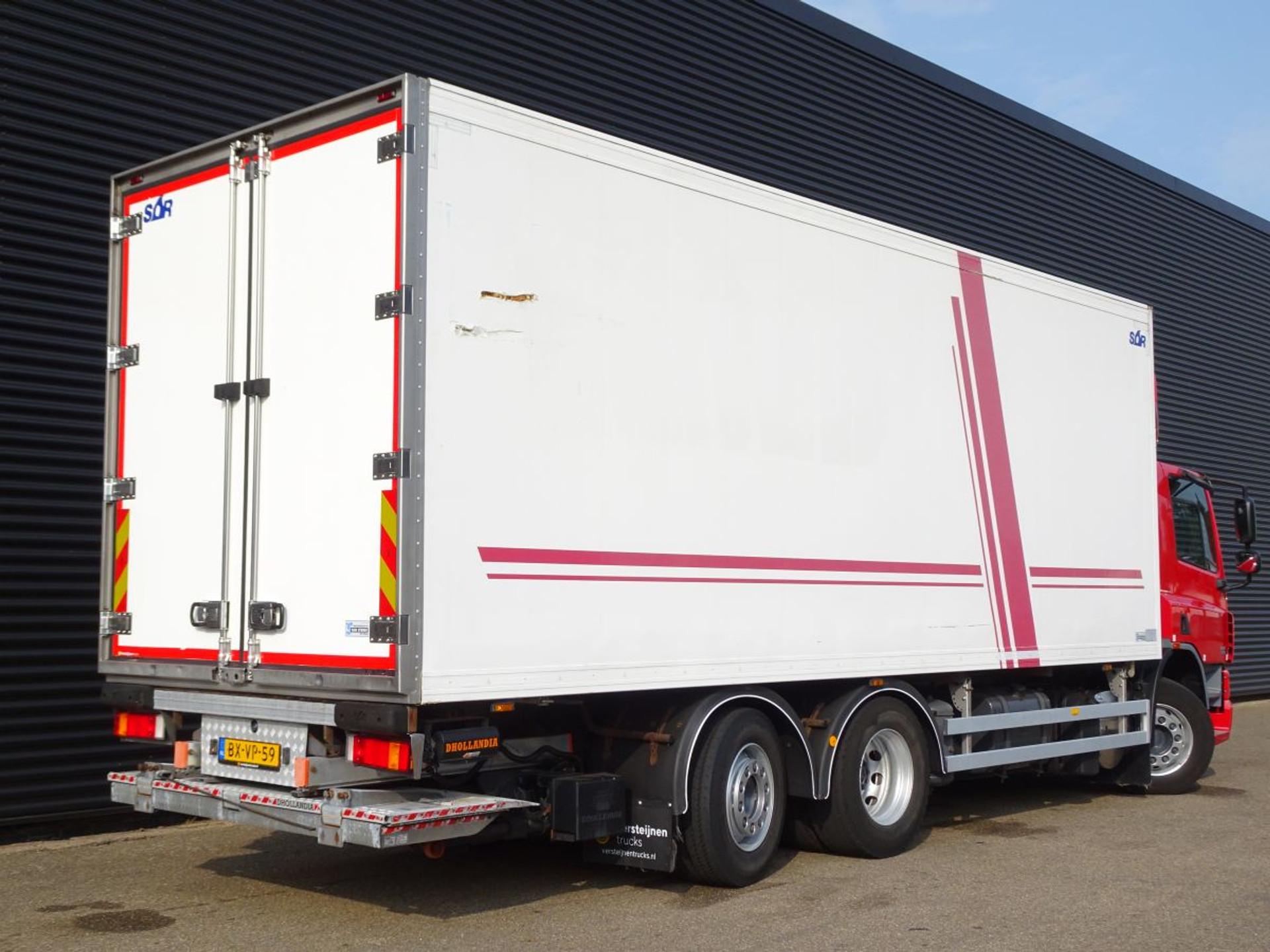 Foto 3 van DAF CF 75.310 / 6x2*4 / TAIL LIFT / ISOLATED CLOSED BOX.