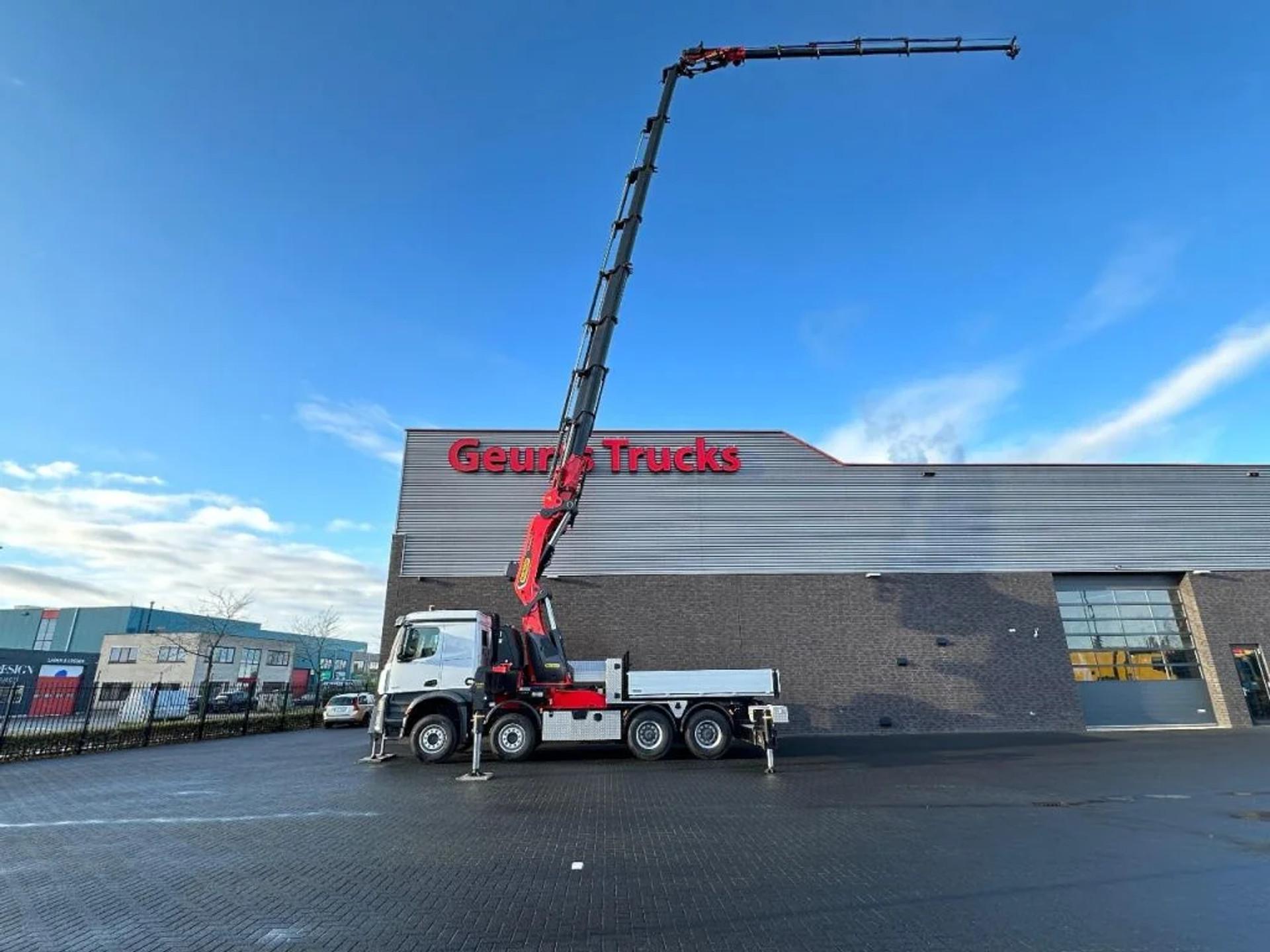 Foto 4 van Mercedes-Benz Arocs 3251 8X4 TREKKER-BAKWAGEN COMBI + PALFINGER PK 135.002 G TEC7 + JIB PJ190 E DPS-C NEW/KRAAN/KRAN/CRANE/GRUA