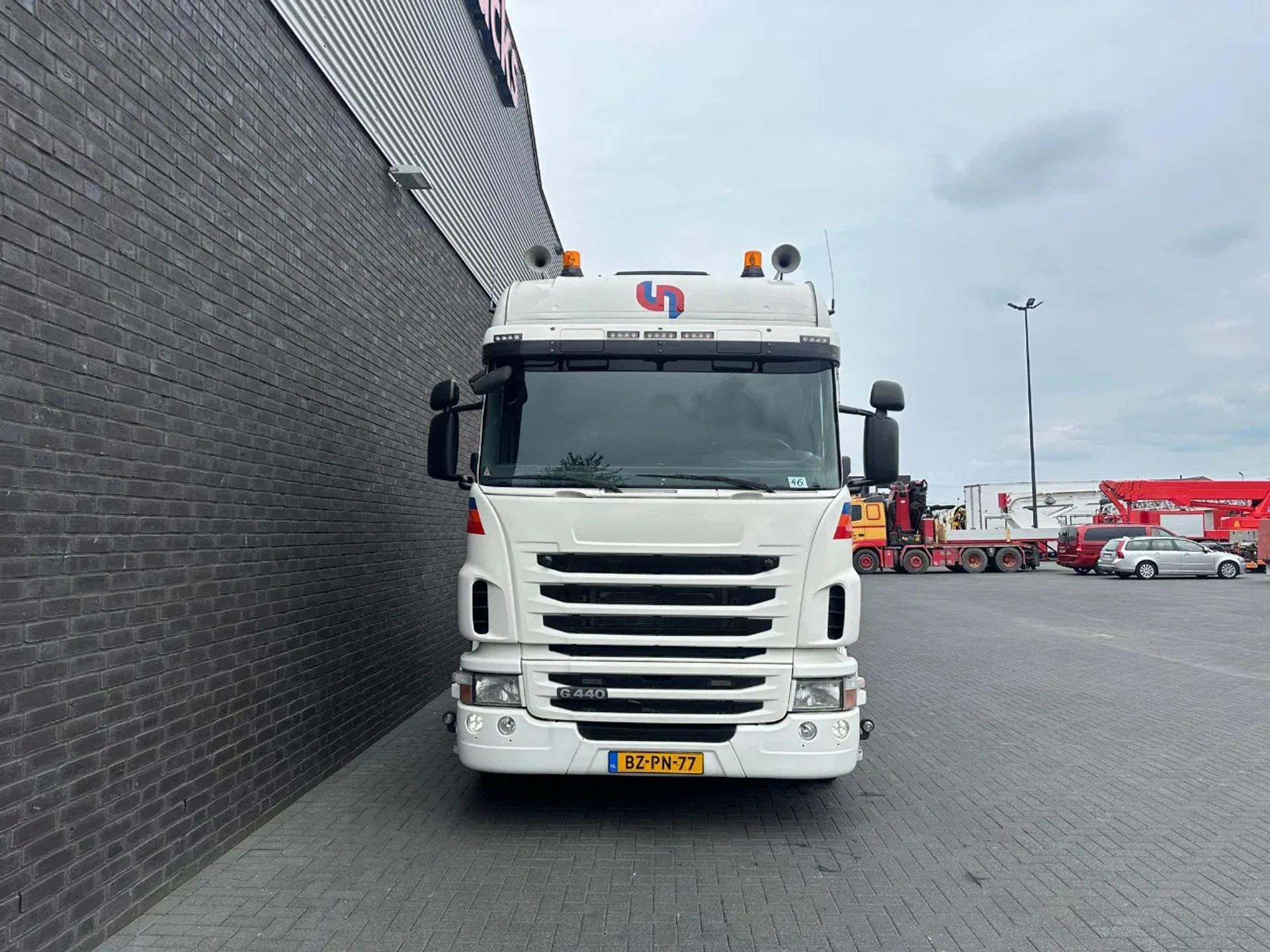 Foto 10 van Scania G440 8X2 TREKKER-BAKWAGEN COMBI + HMF 8520-K6 + JIB FJ200-K6 KRAAN/KRAN/CRANE/GRUA