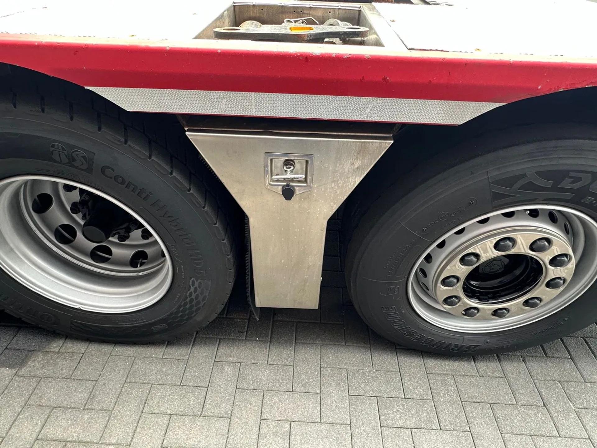 Foto 28 van Scania G440 8X2 TREKKER-BAKWAGEN COMBI + HMF 8520-K6 + JIB FJ200-K6 KRAAN/KRAN/CRANE/GRUA