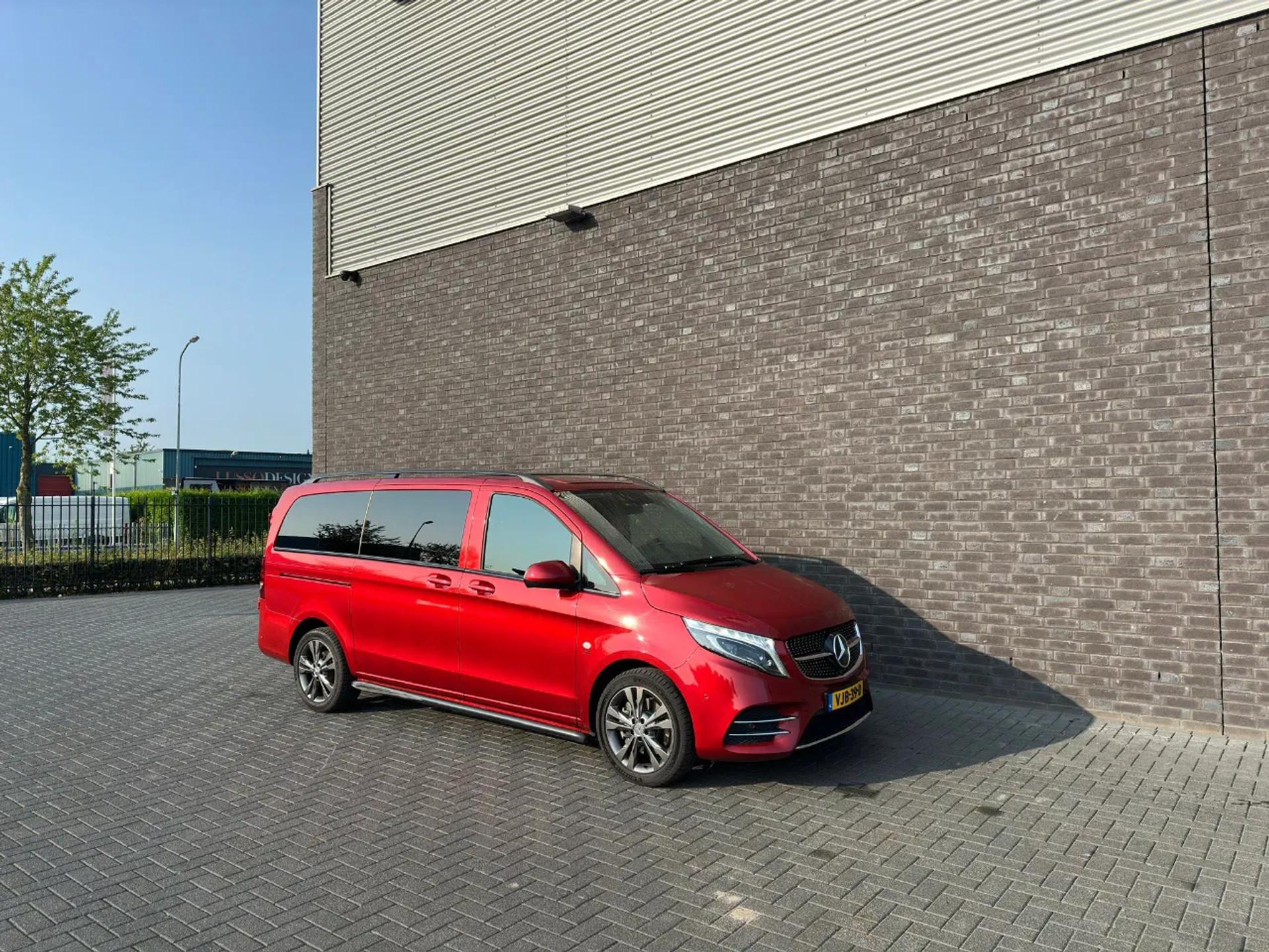 Foto 10 van Mercedes-Benz 124 CDI TOURER PRO L2 DUBBEL CAB FULL OPTIONS