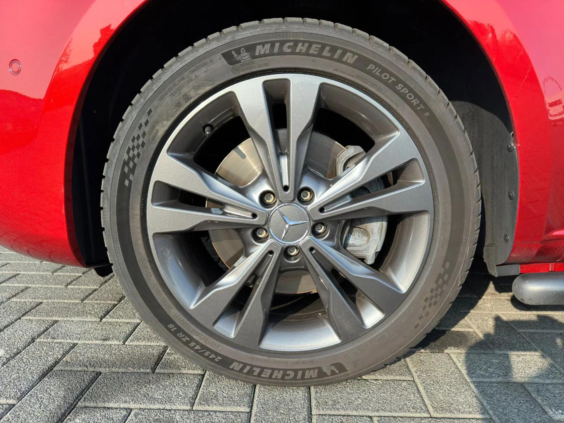 Foto 17 van Mercedes-Benz 124 CDI TOURER PRO L2 DUBBEL CAB FULL OPTIONS