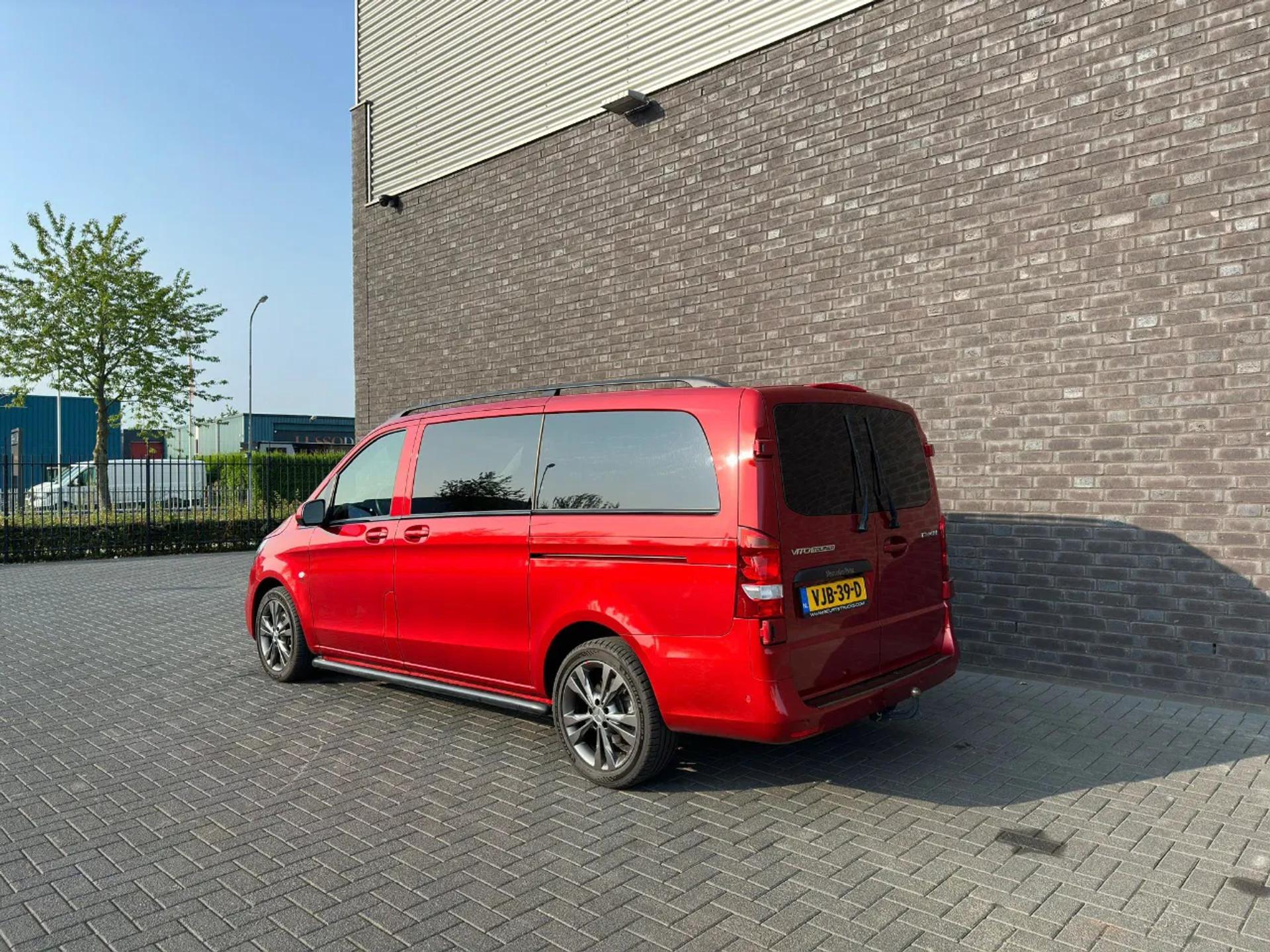 Foto 4 van Mercedes-Benz 124 CDI TOURER PRO L2 DUBBEL CAB FULL OPTIONS