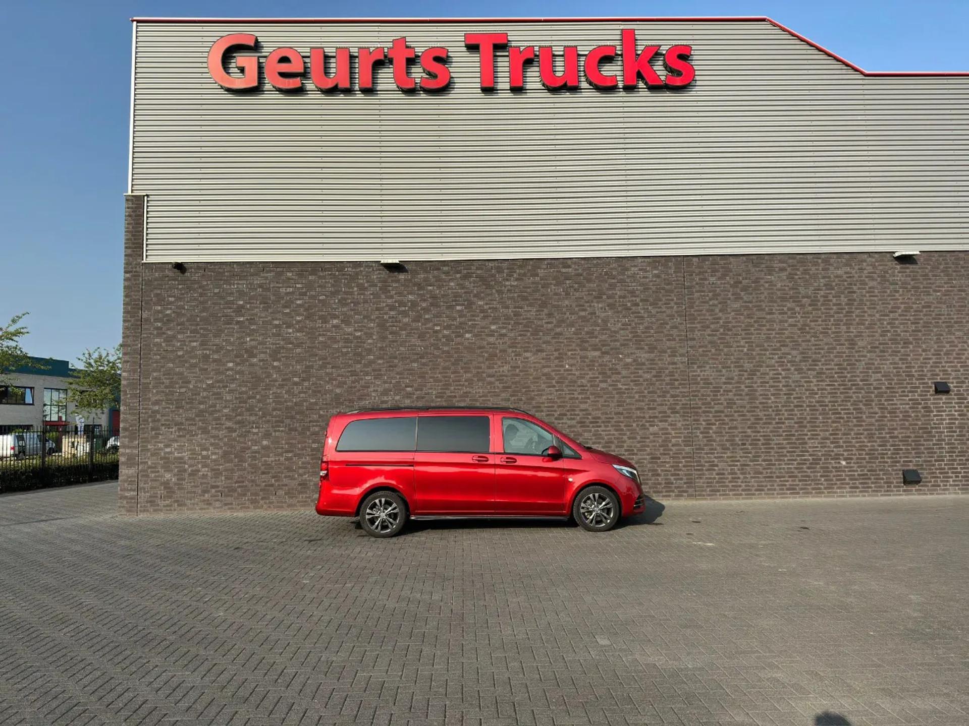 Foto 7 van Mercedes-Benz 124 CDI TOURER PRO L2 DUBBEL CAB FULL OPTIONS