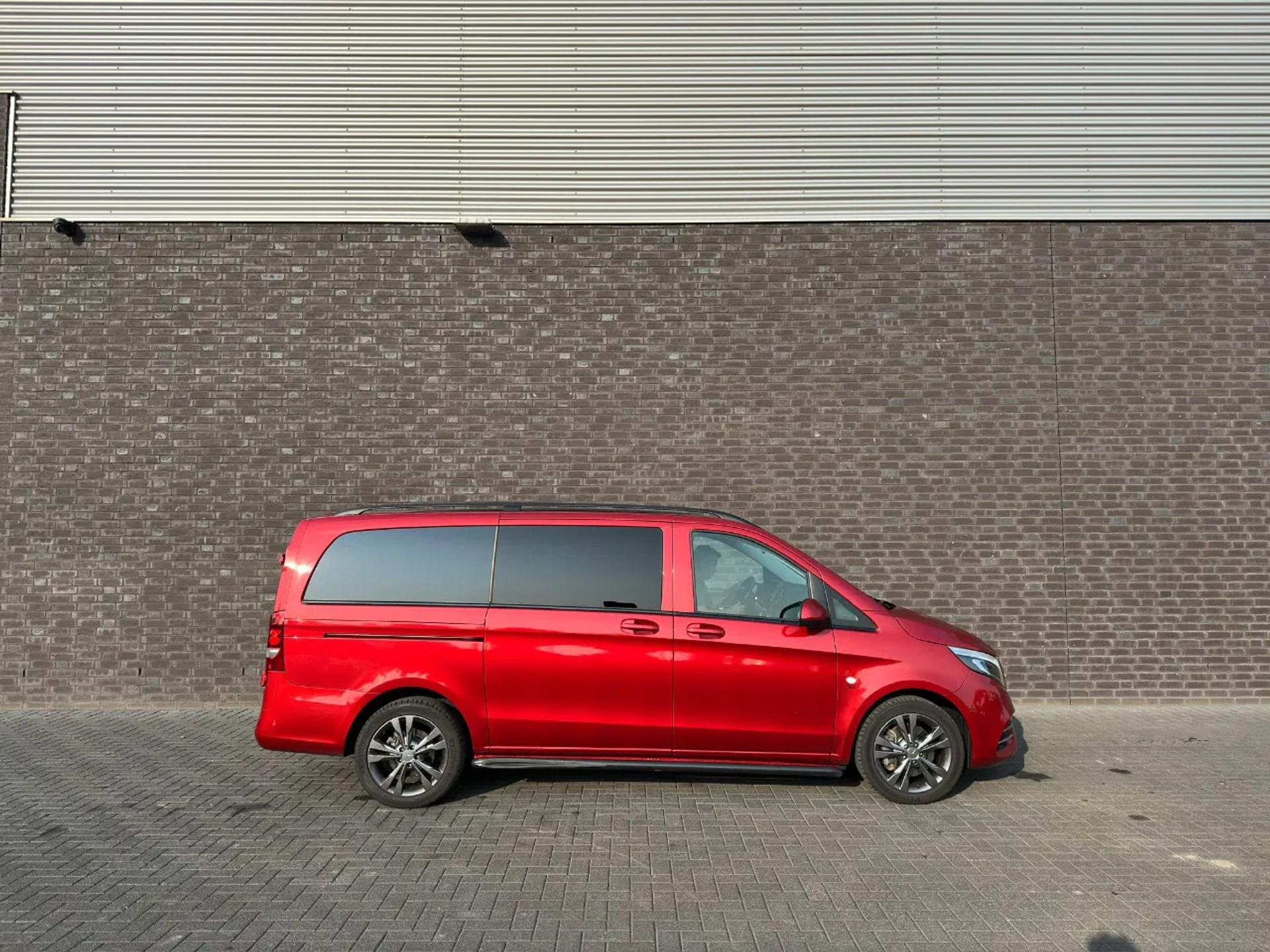 Foto 8 van Mercedes-Benz 124 CDI TOURER PRO L2 DUBBEL CAB FULL OPTIONS