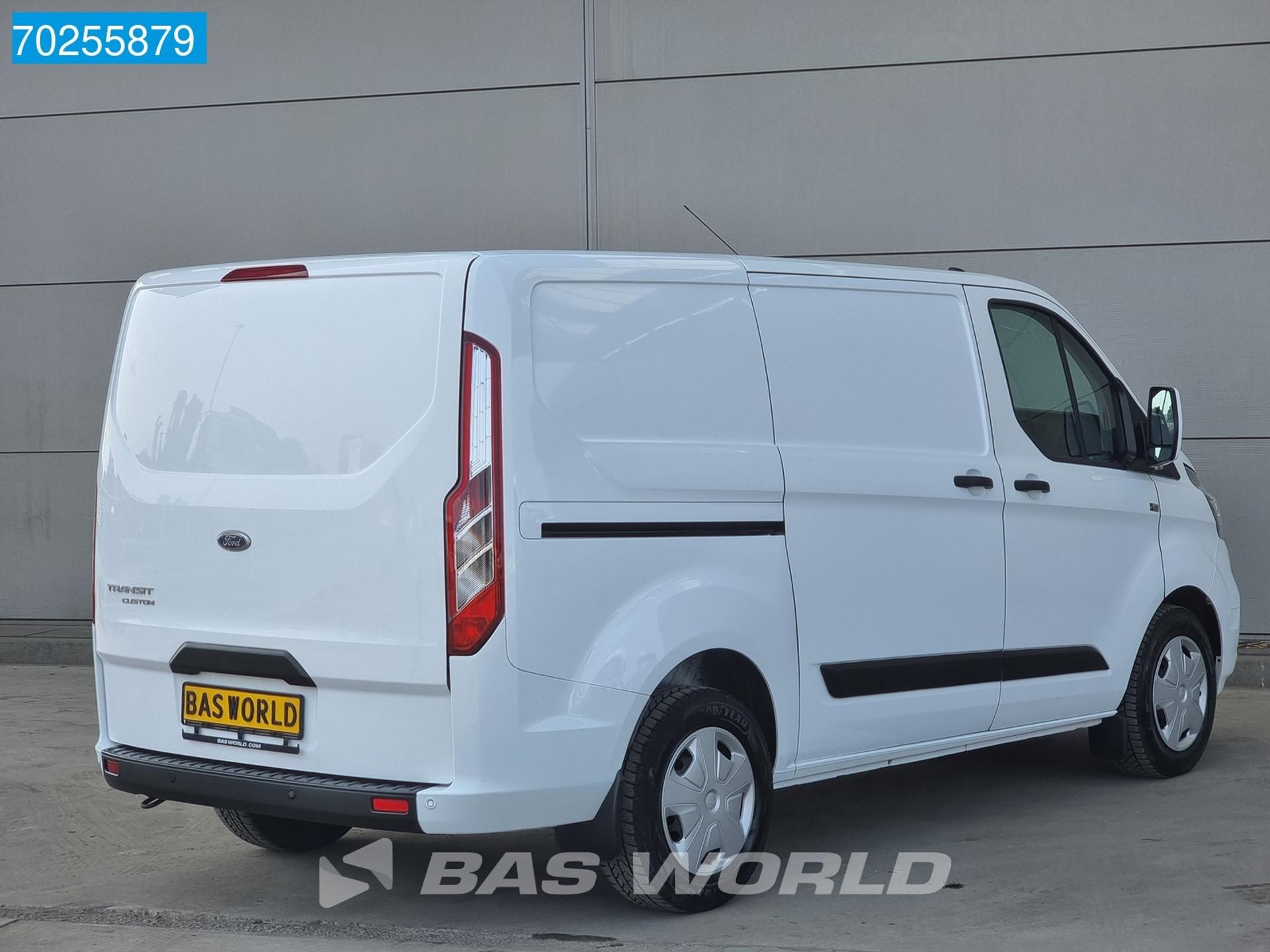 Foto 5 van Ford 130PK Automaat L1H1 Navi Airco Cruise Parkeersensoren 6m3 Airco